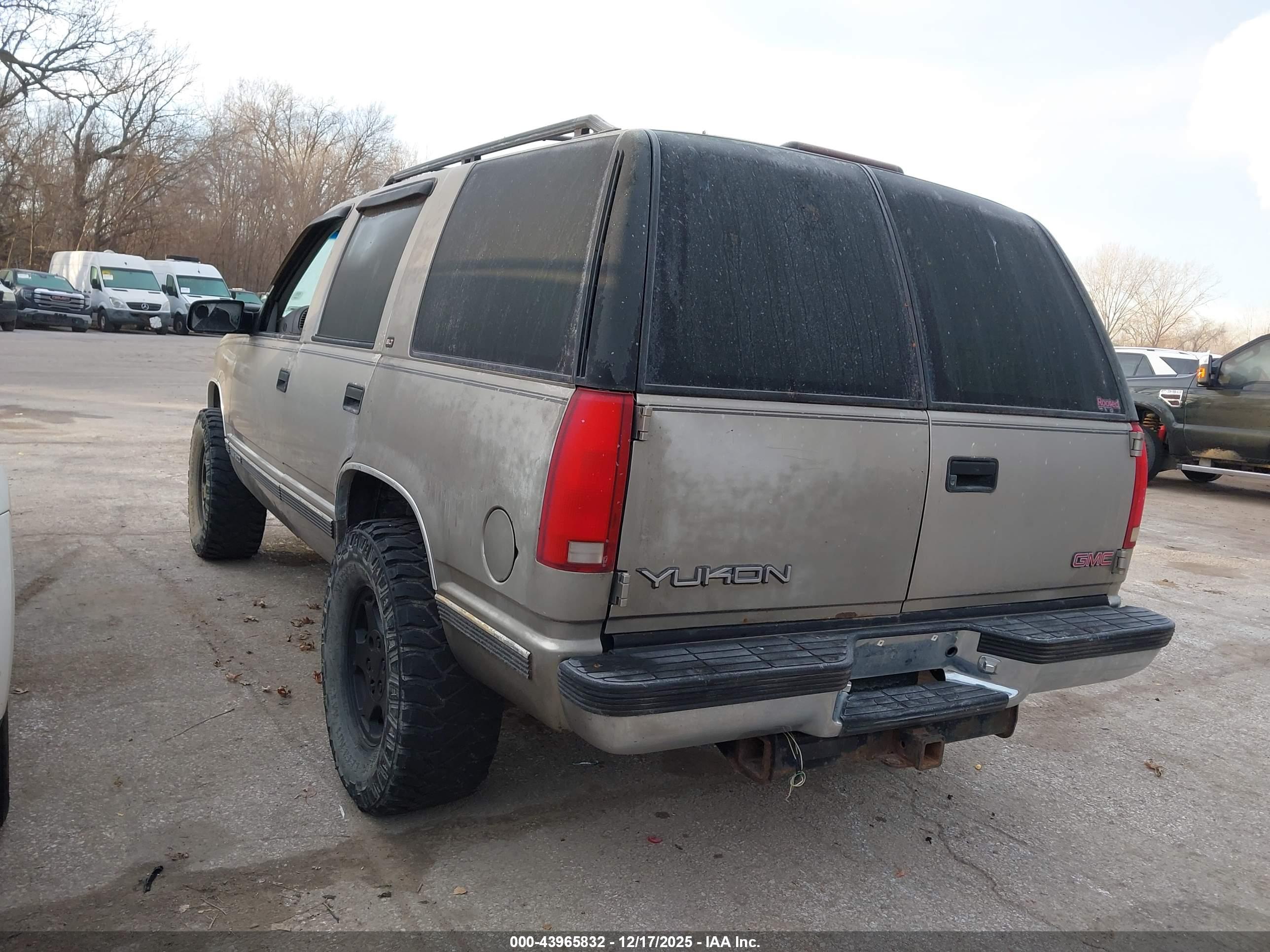 GMC YUKON image 3