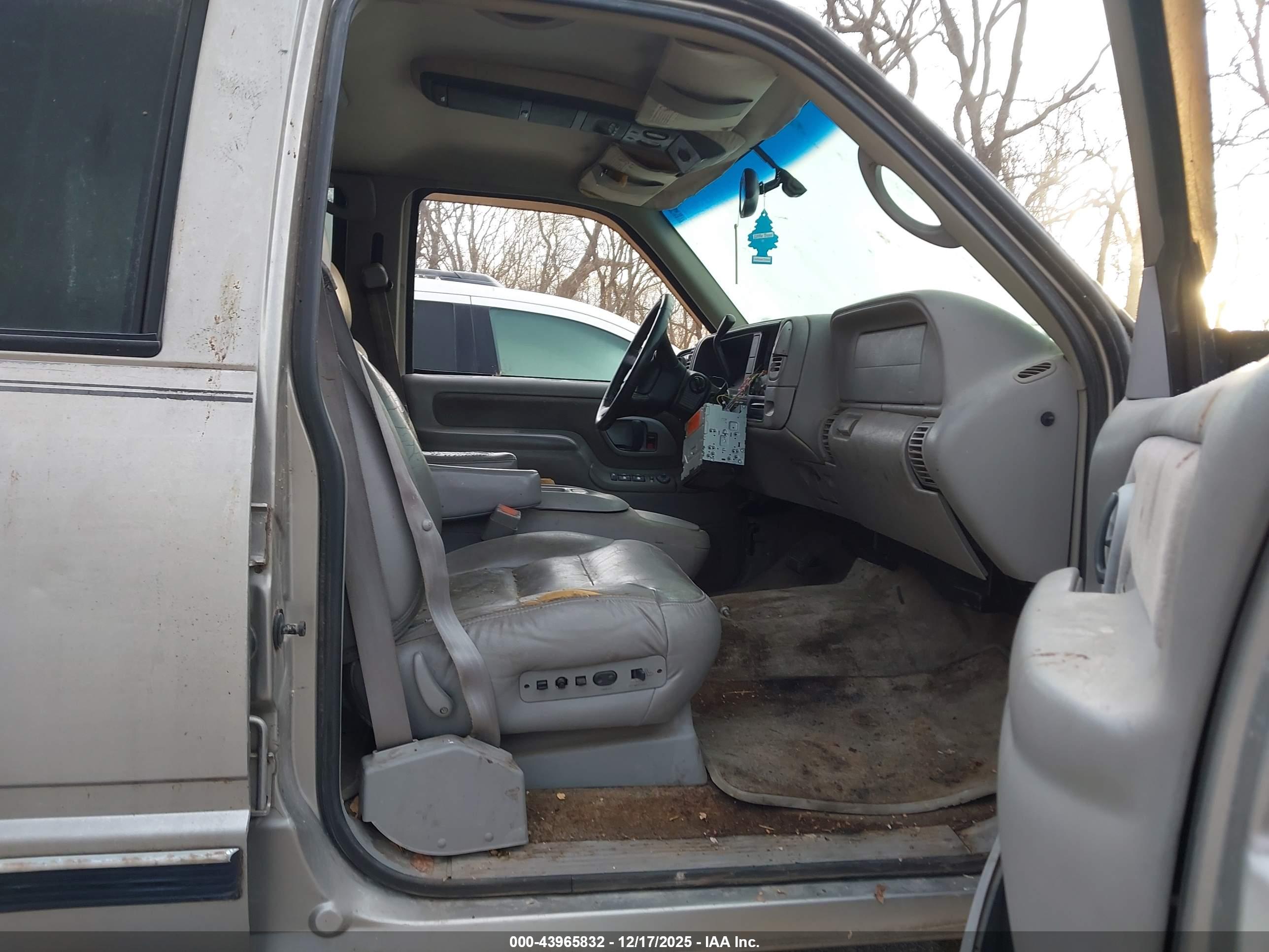 GMC YUKON image 5