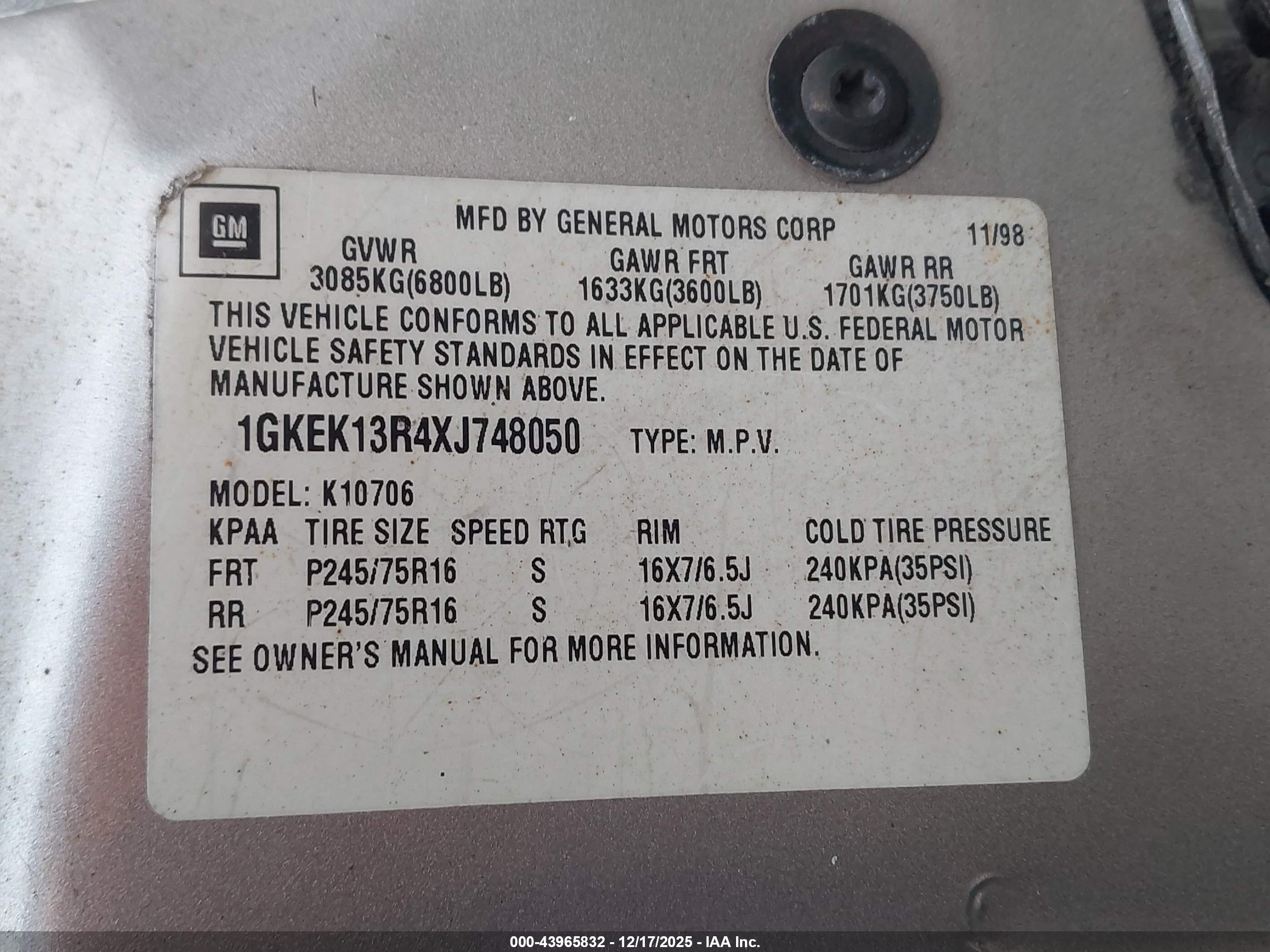 GMC YUKON image 9