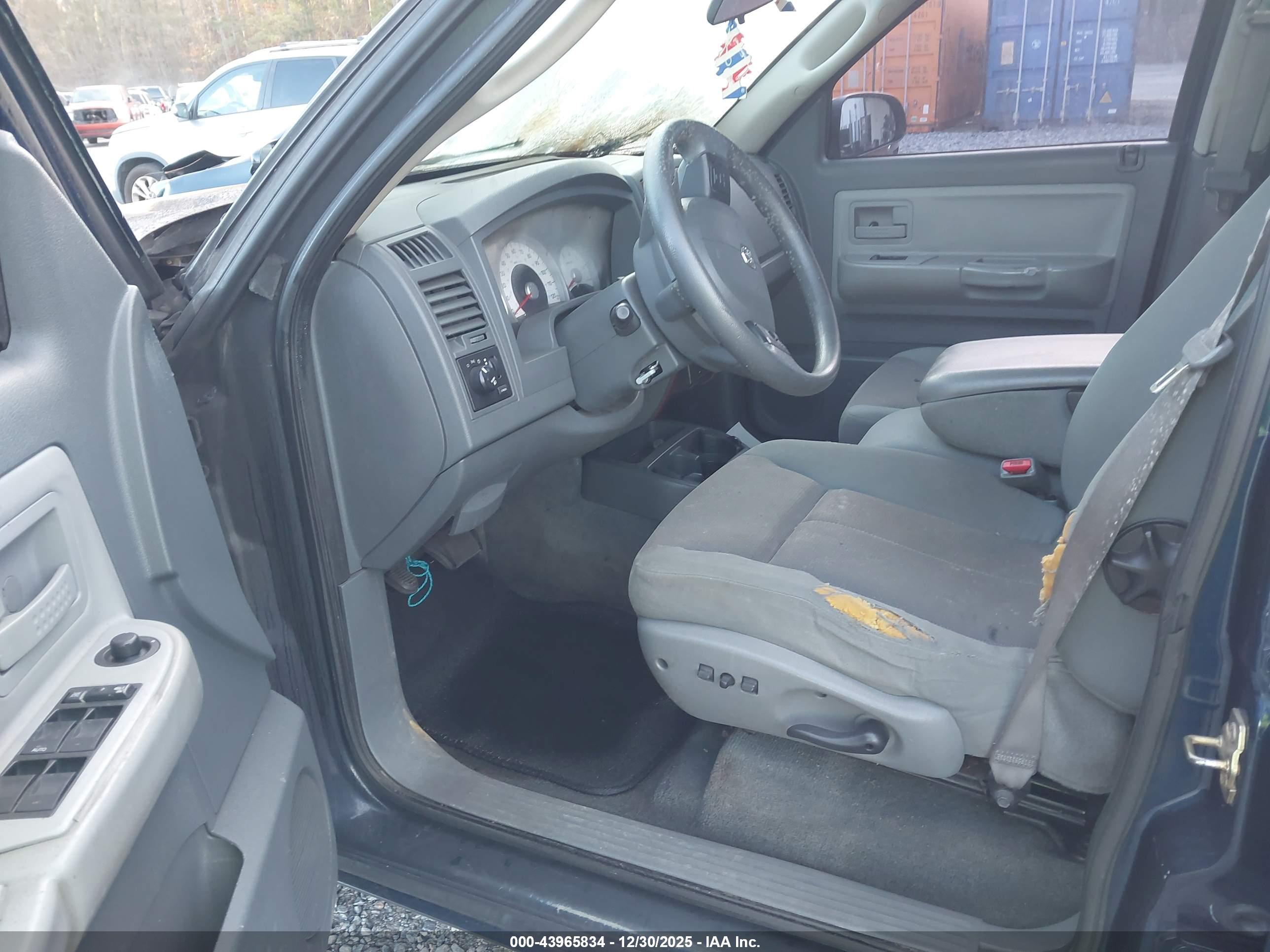 DODGE DAKOTA image 5