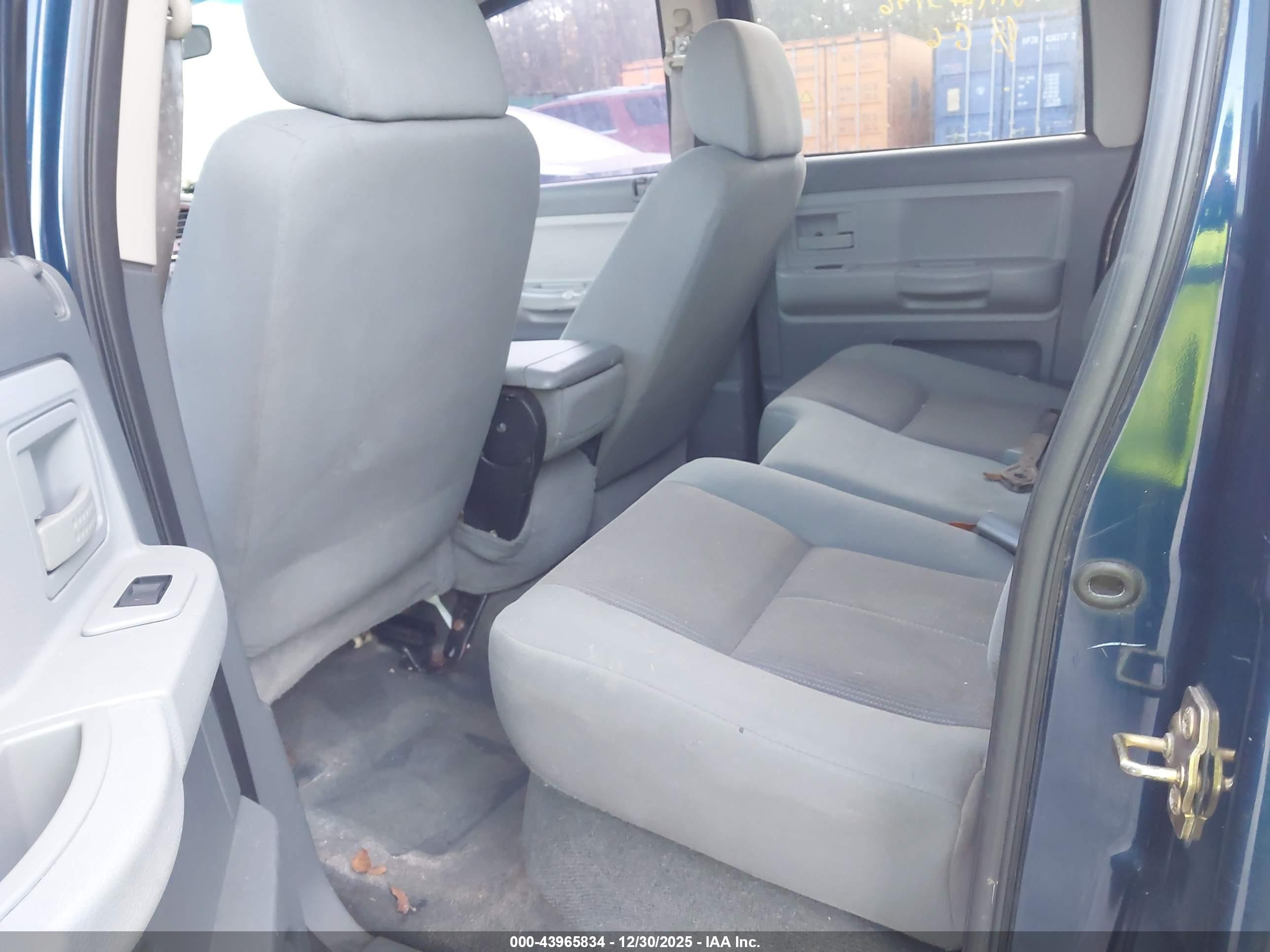 DODGE DAKOTA image 8