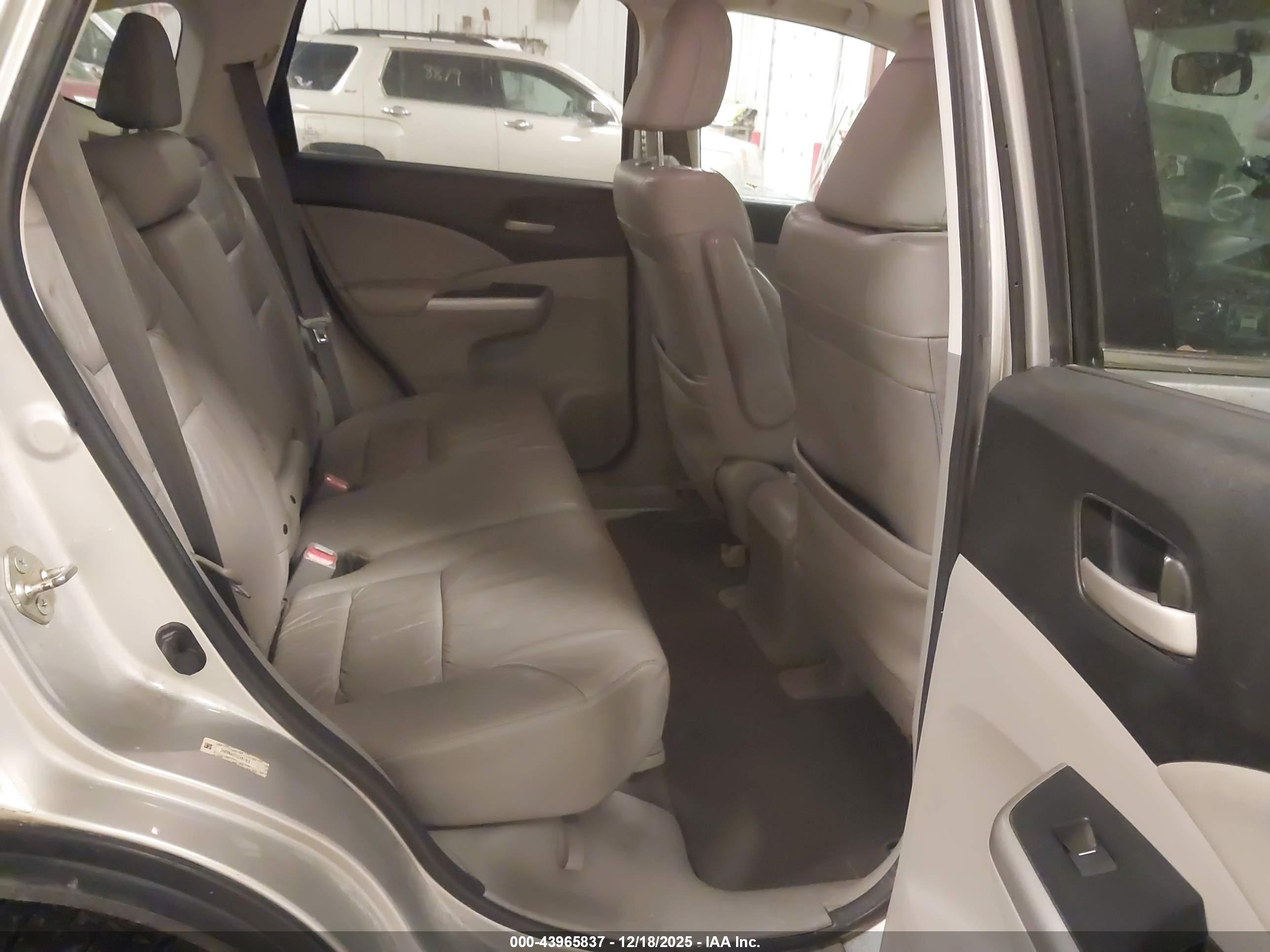 HONDA CR-V image 8