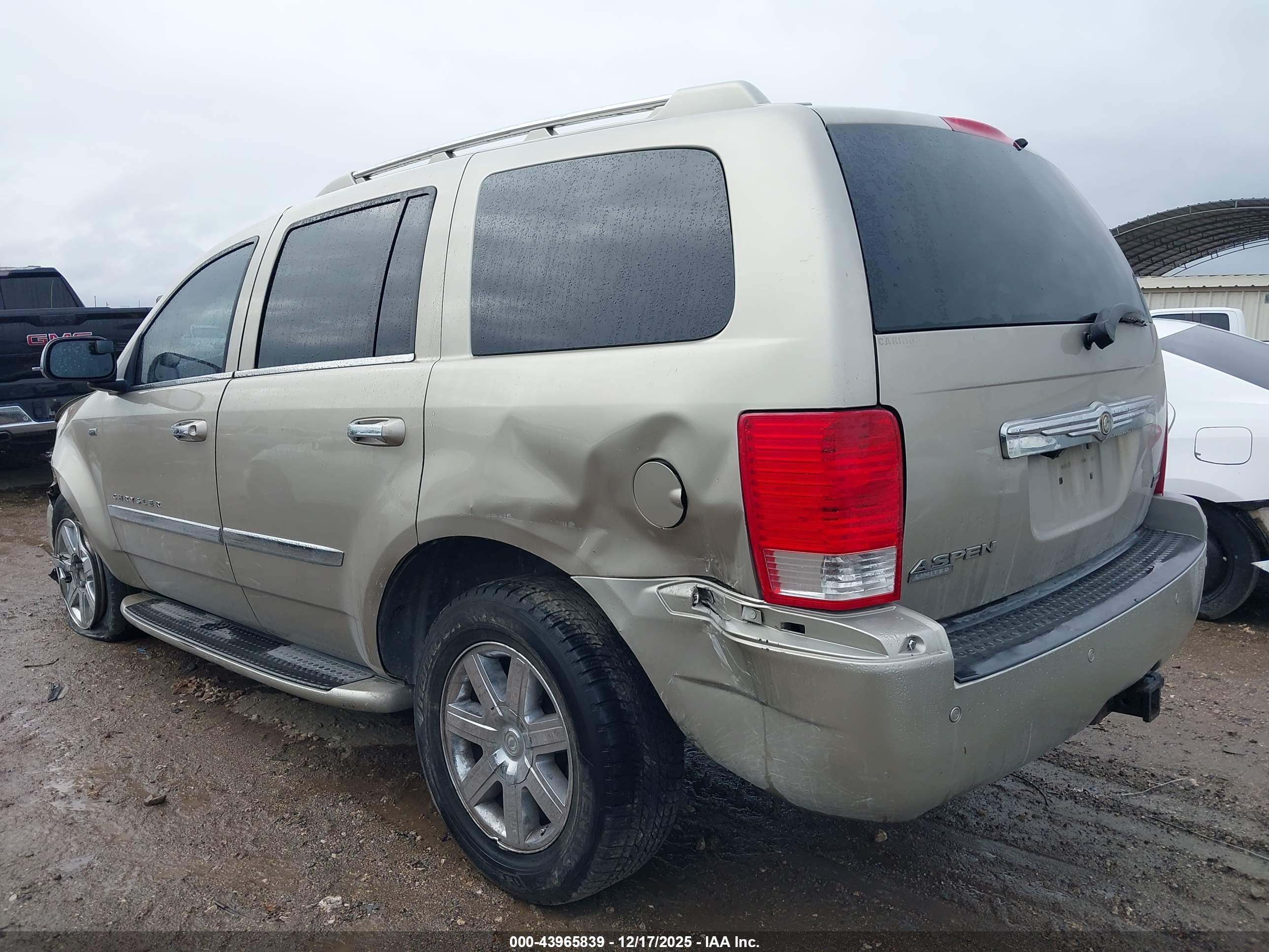 CHRYSLER ASPEN image 3