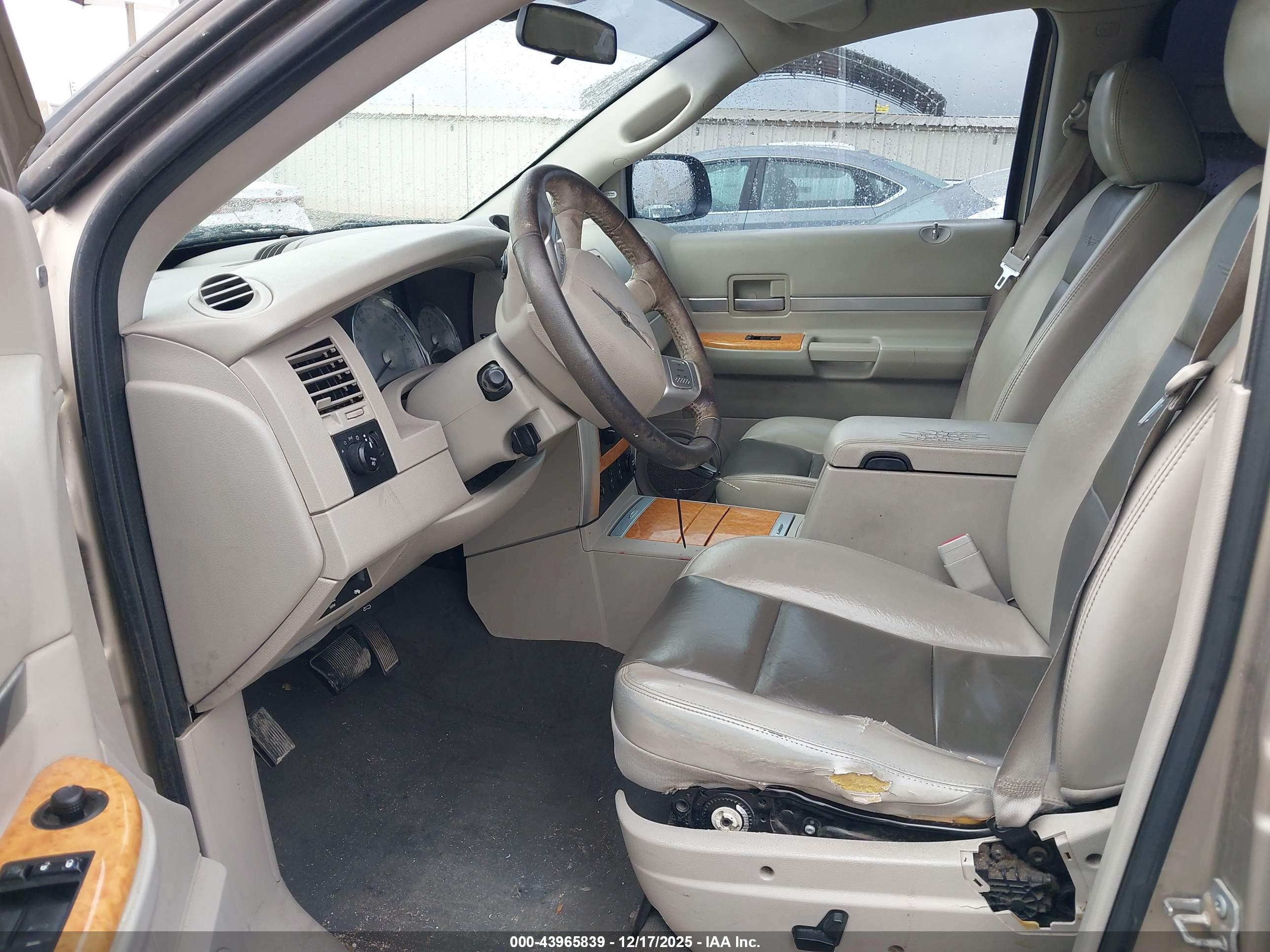 CHRYSLER ASPEN image 5