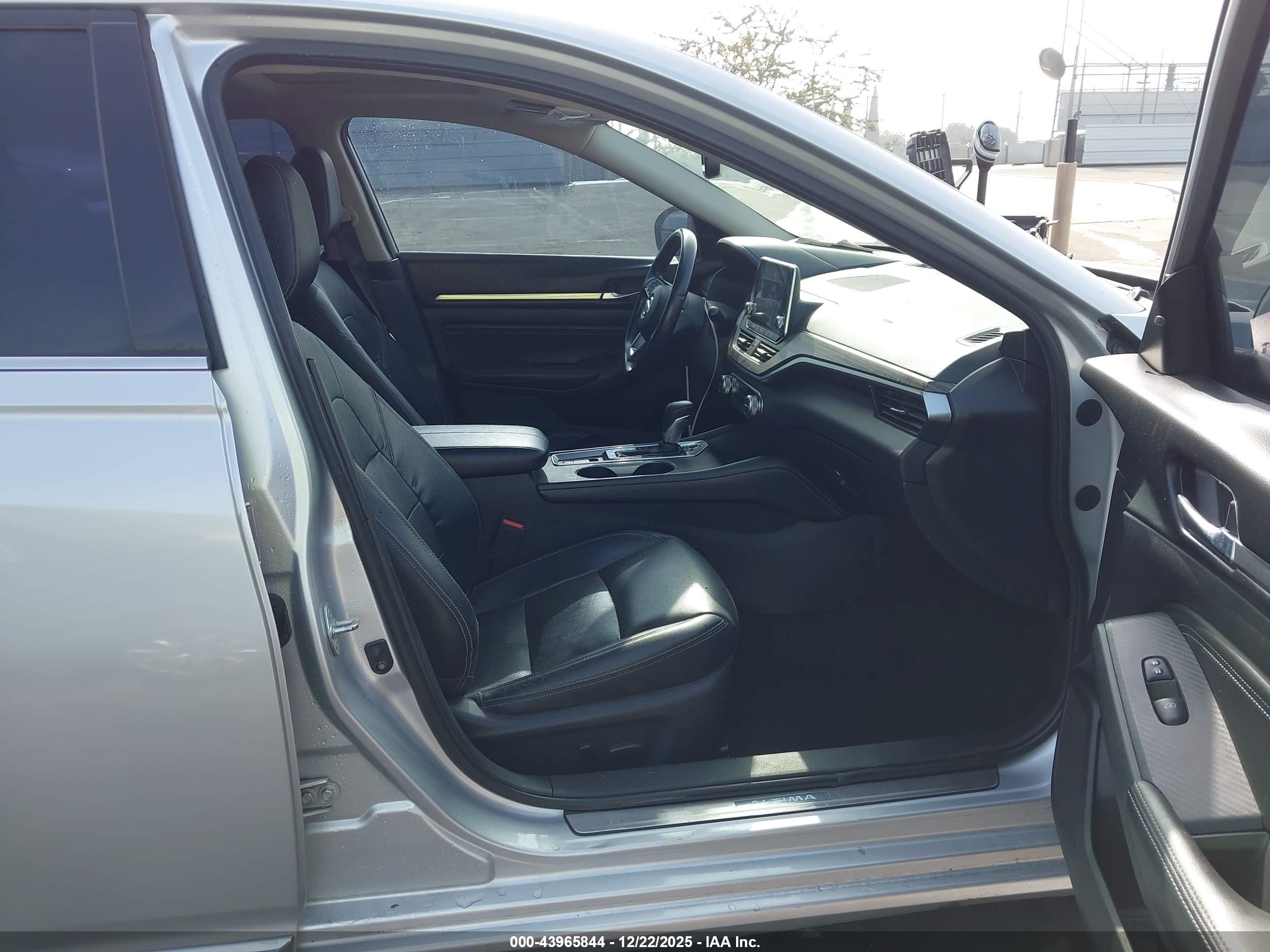 NISSAN ALTIMA image 5