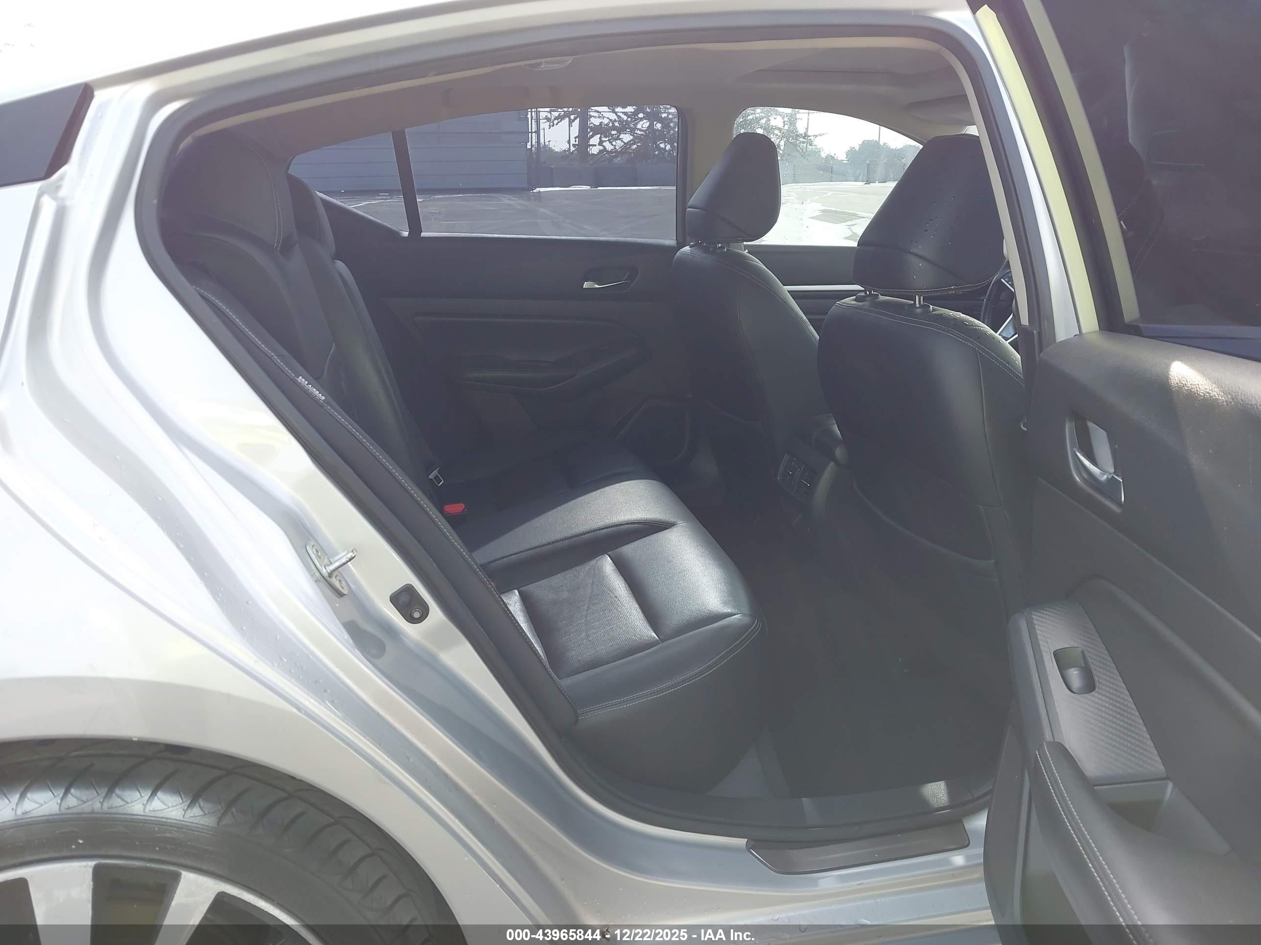 NISSAN ALTIMA image 8