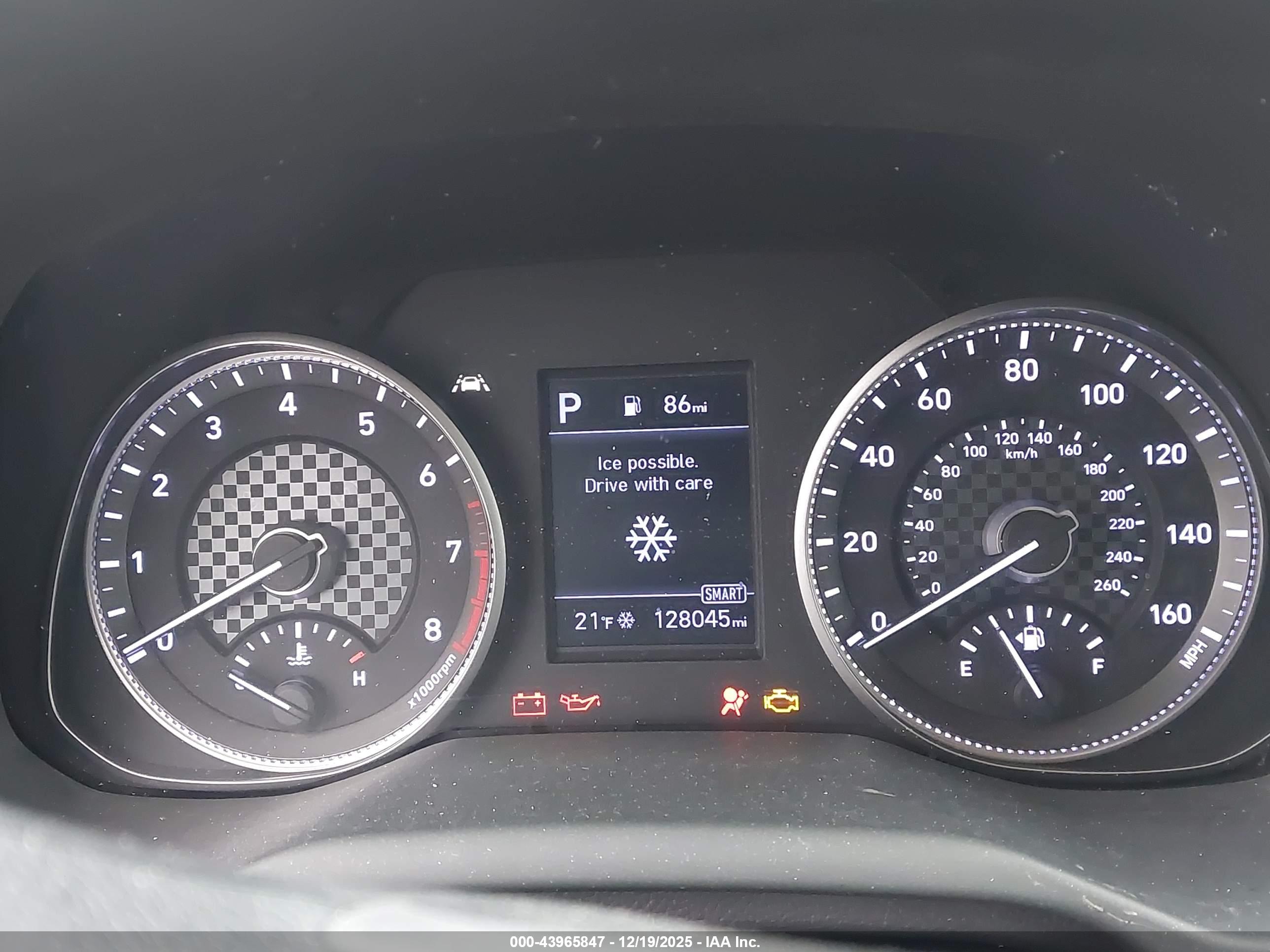 HYUNDAI ELANTRA image 7