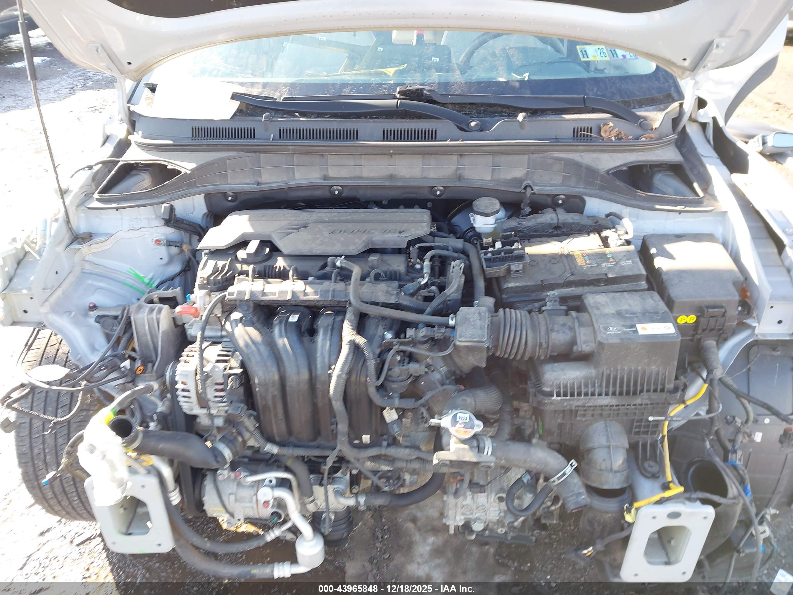 HYUNDAI KONA image 10