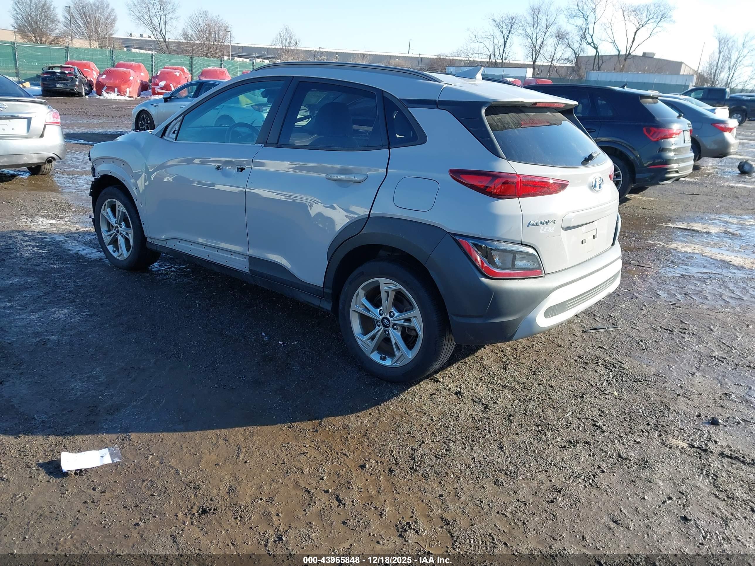 HYUNDAI KONA image 3