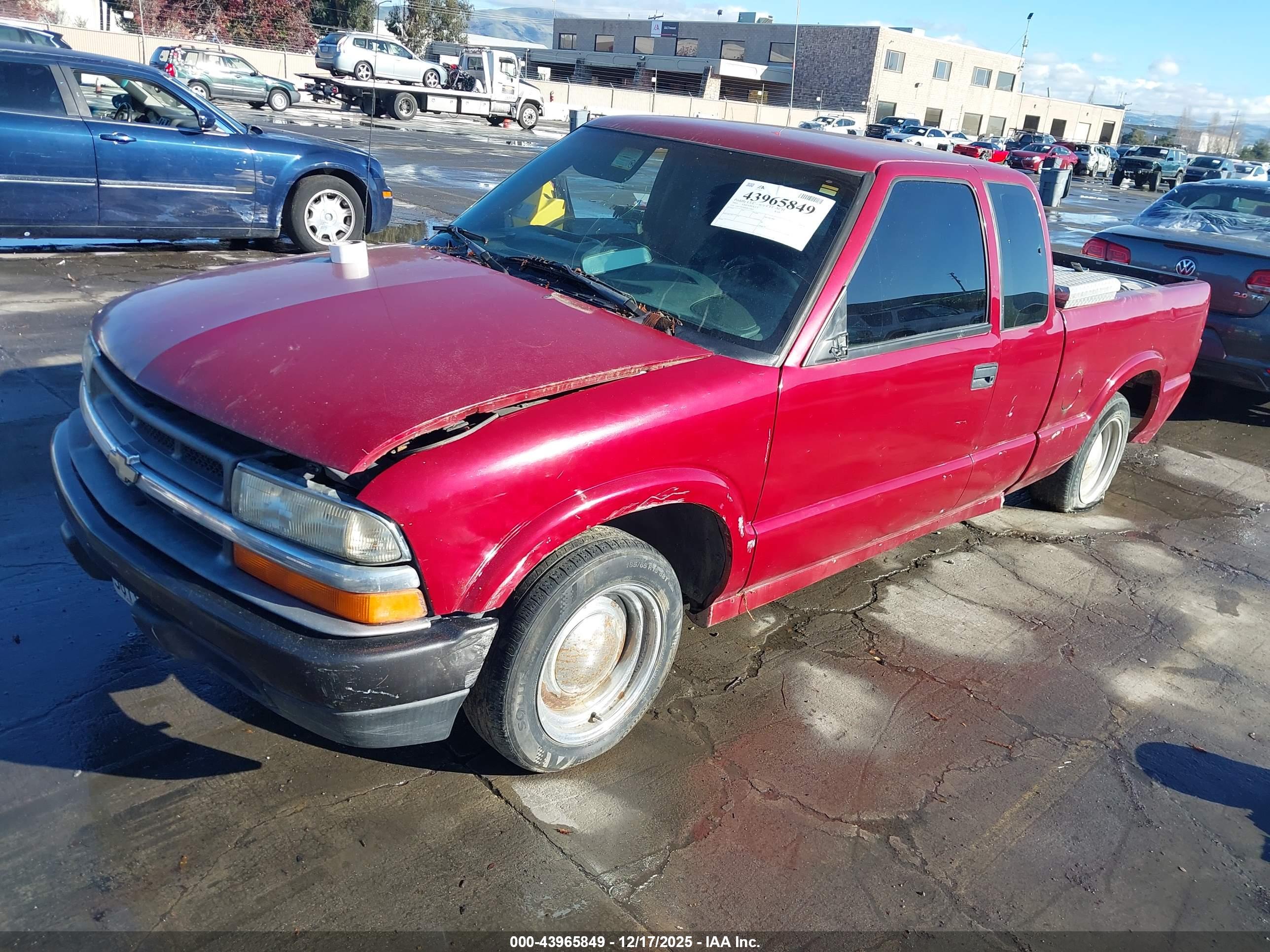 CHEVROLET S-10 image 2