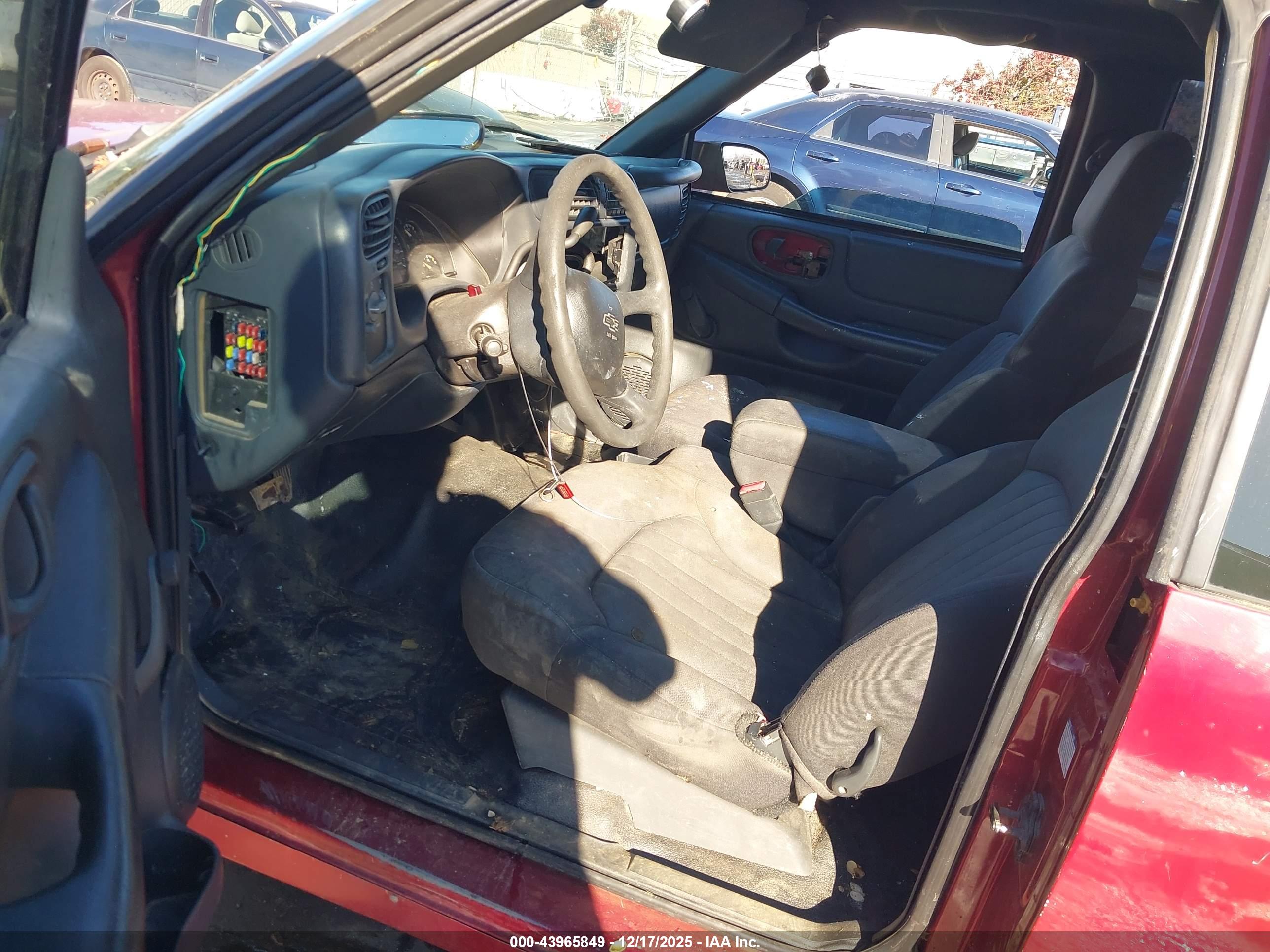 CHEVROLET S-10 image 5