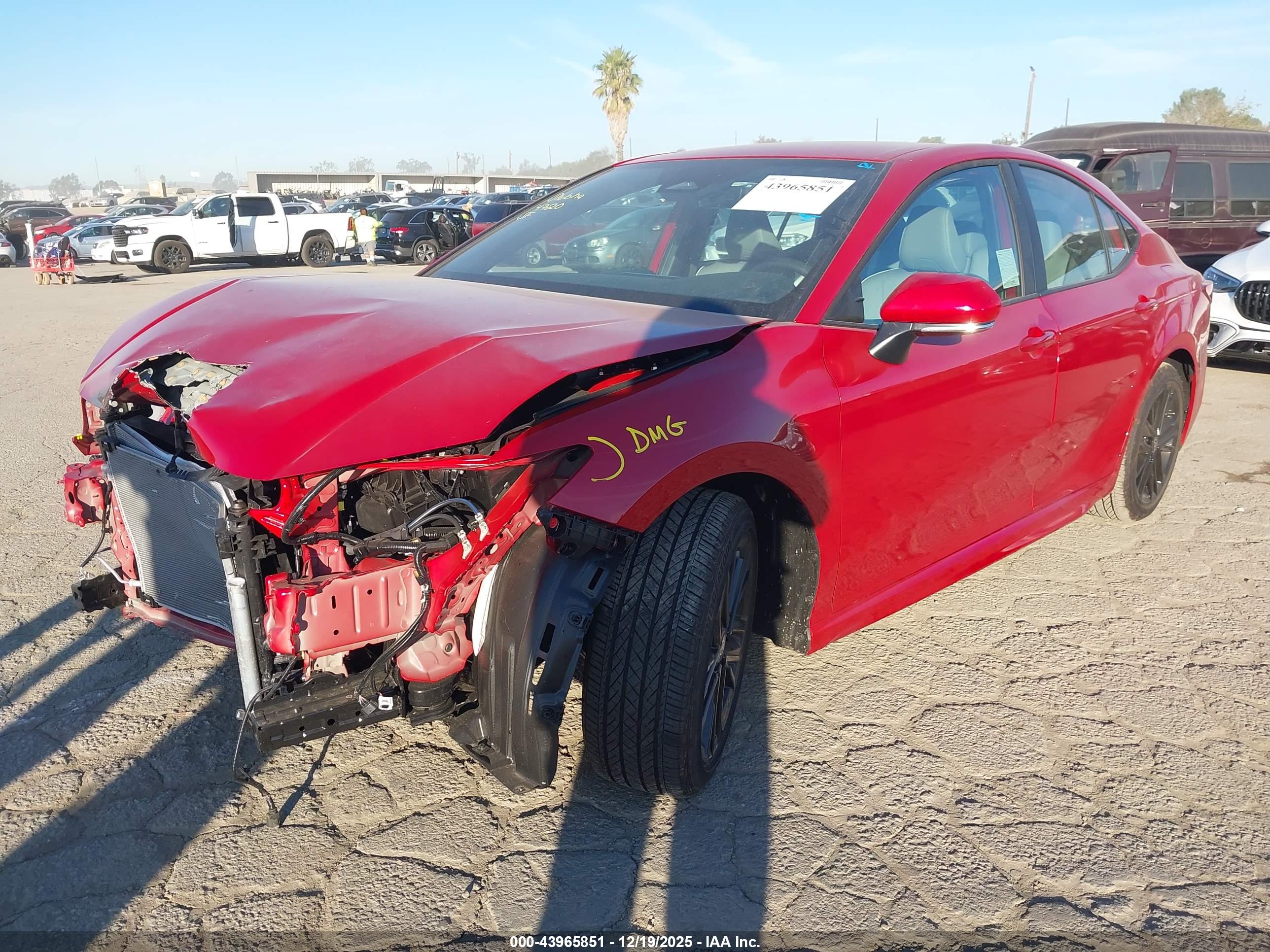 TOYOTA CAMRY image 2