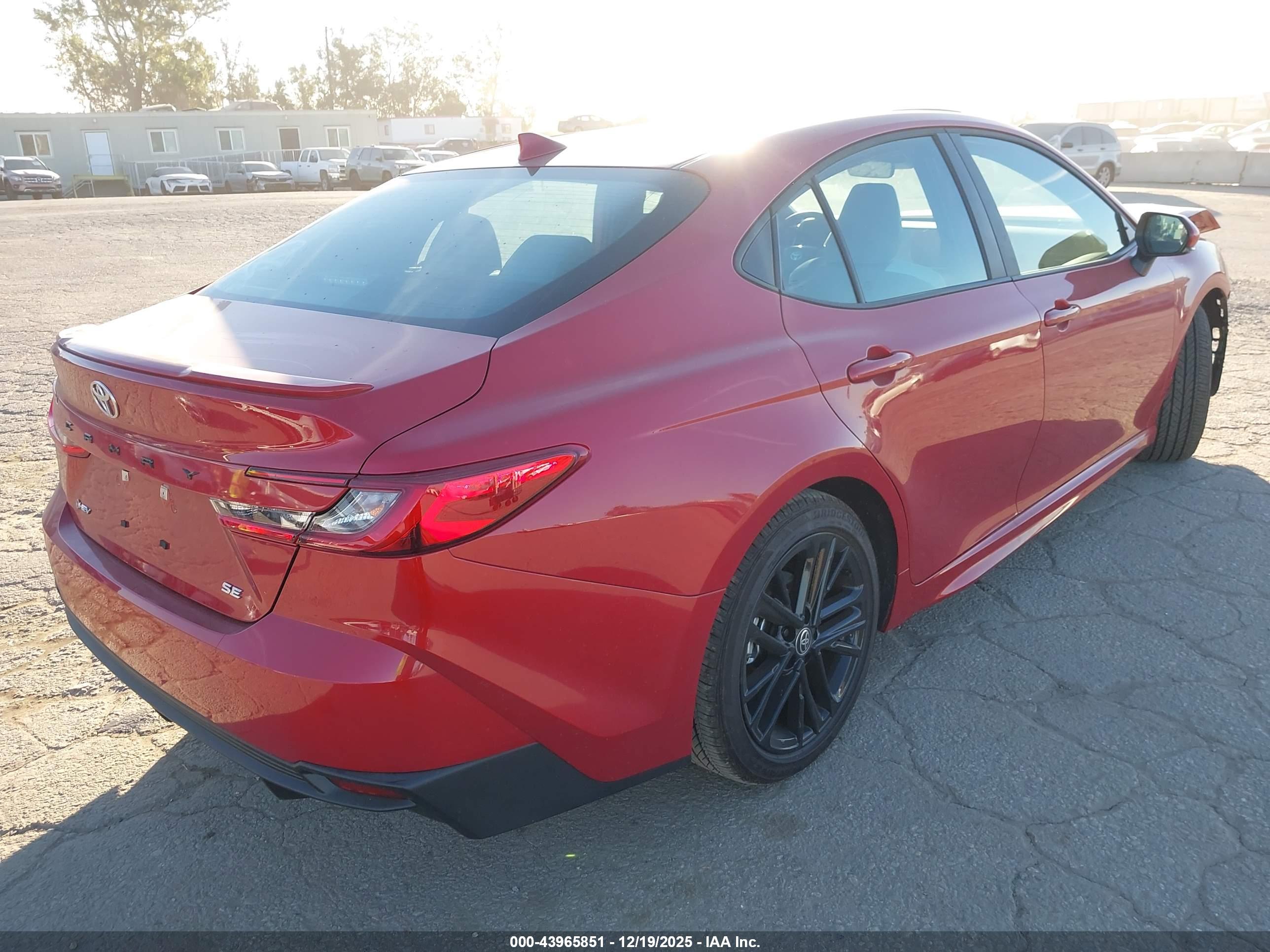 TOYOTA CAMRY image 4