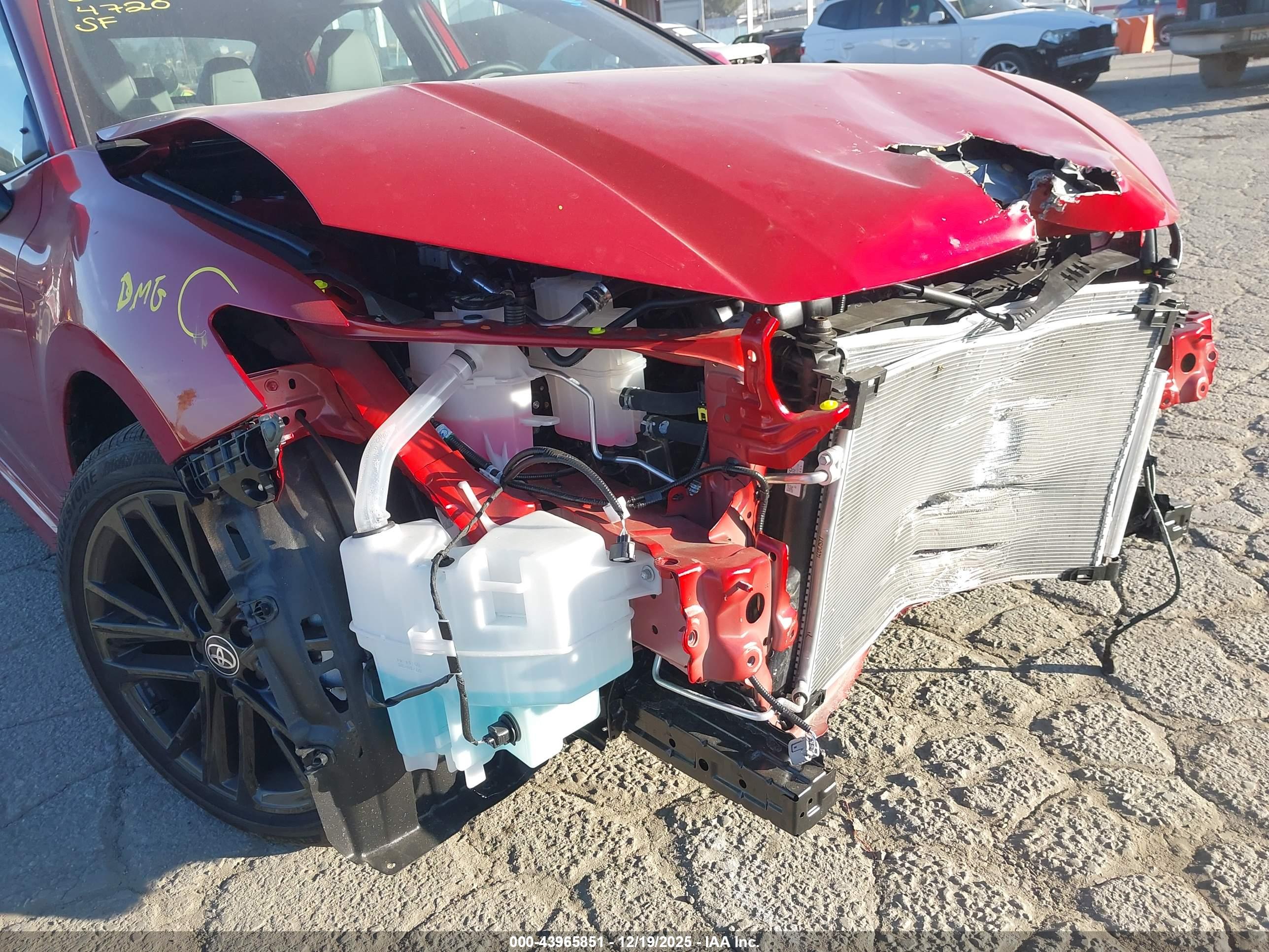 TOYOTA CAMRY image 6