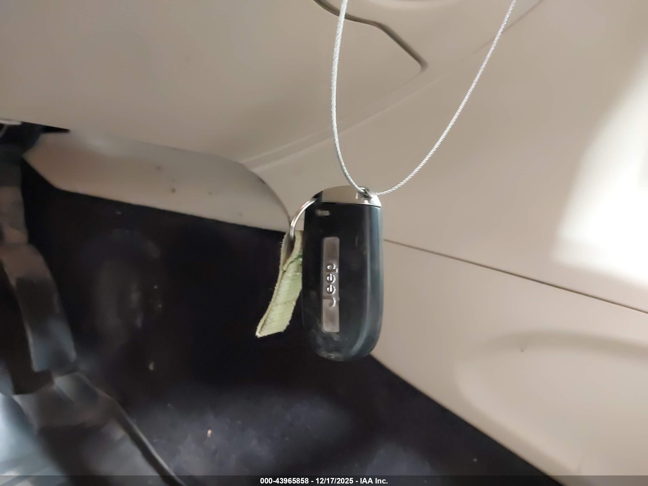 JEEP GRAND image 11