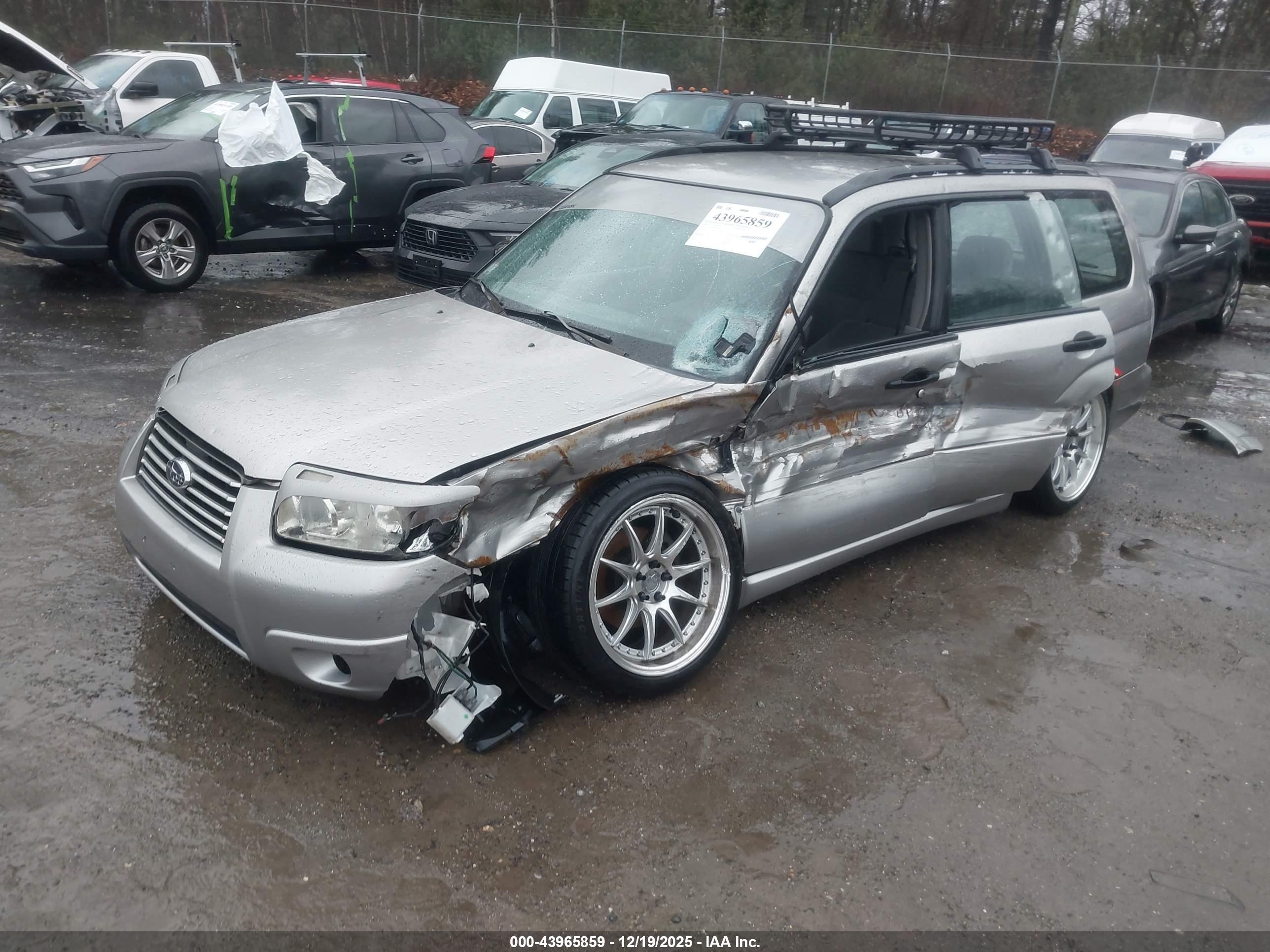 SUBARU FORESTER image 2