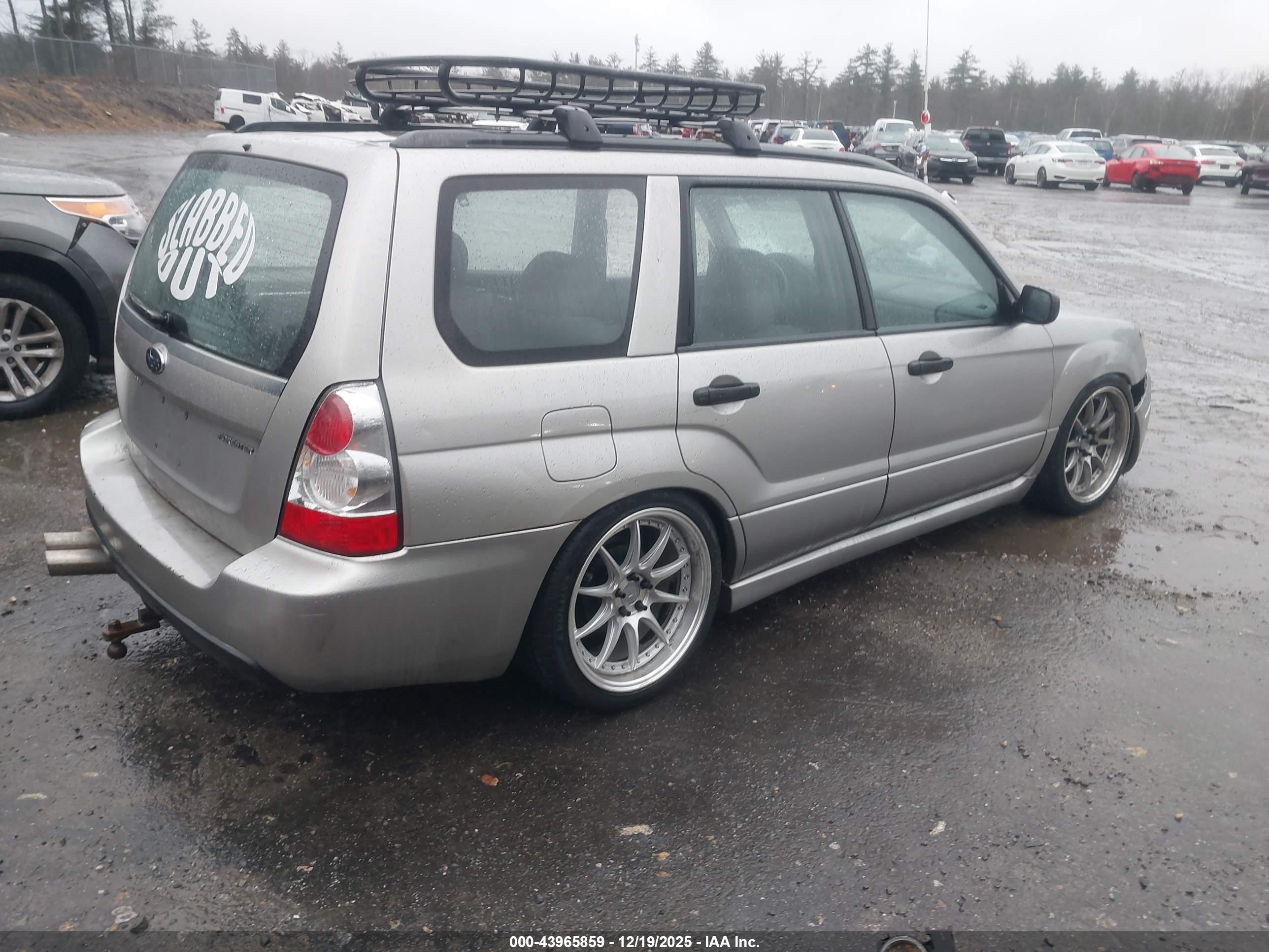 SUBARU FORESTER image 4