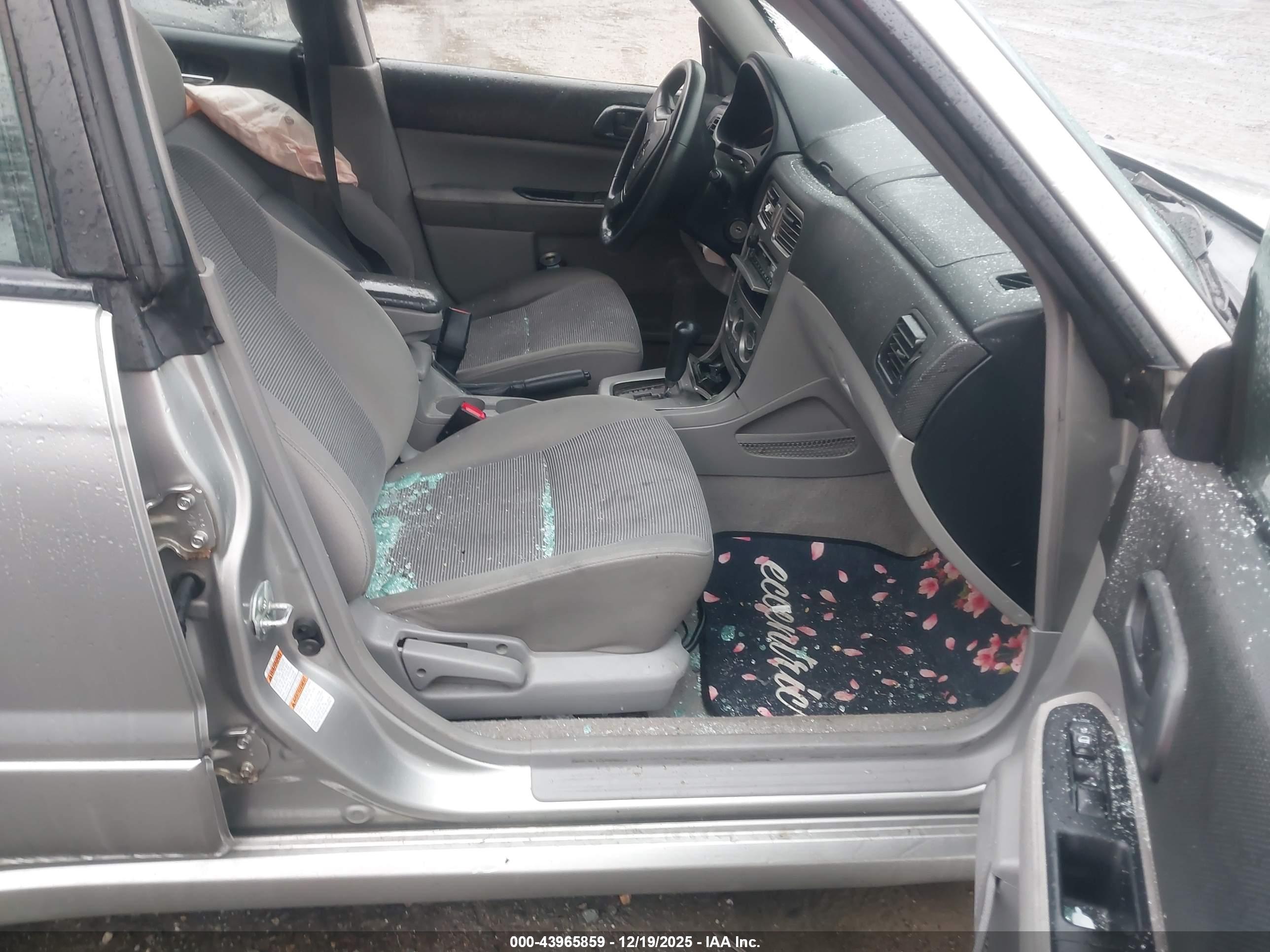 SUBARU FORESTER image 5