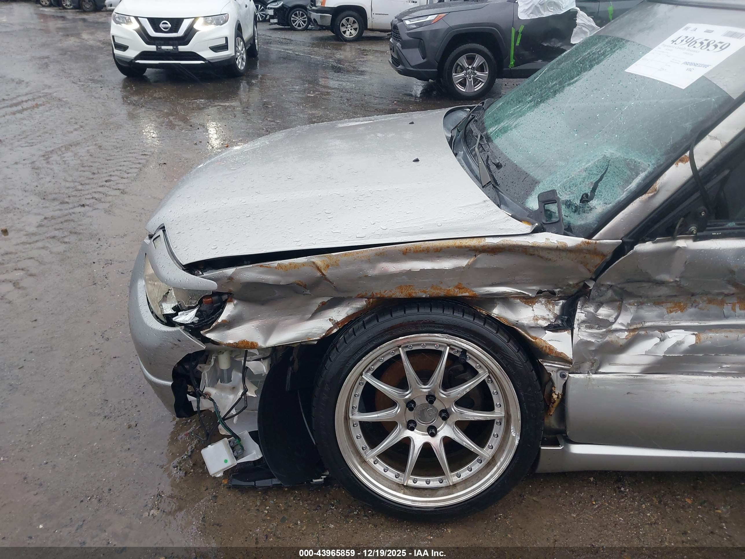 SUBARU FORESTER image 6