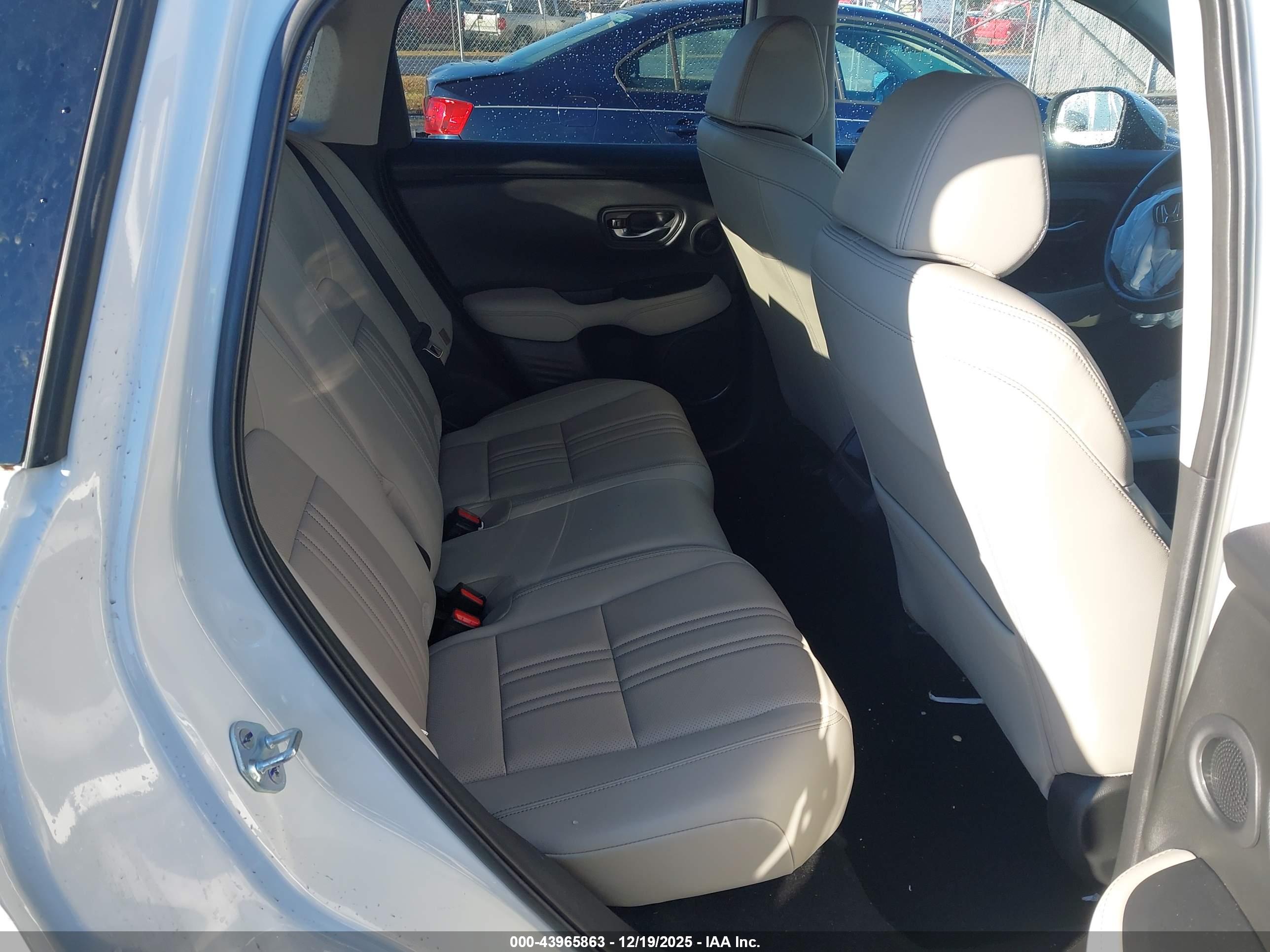 HONDA HR-V image 8