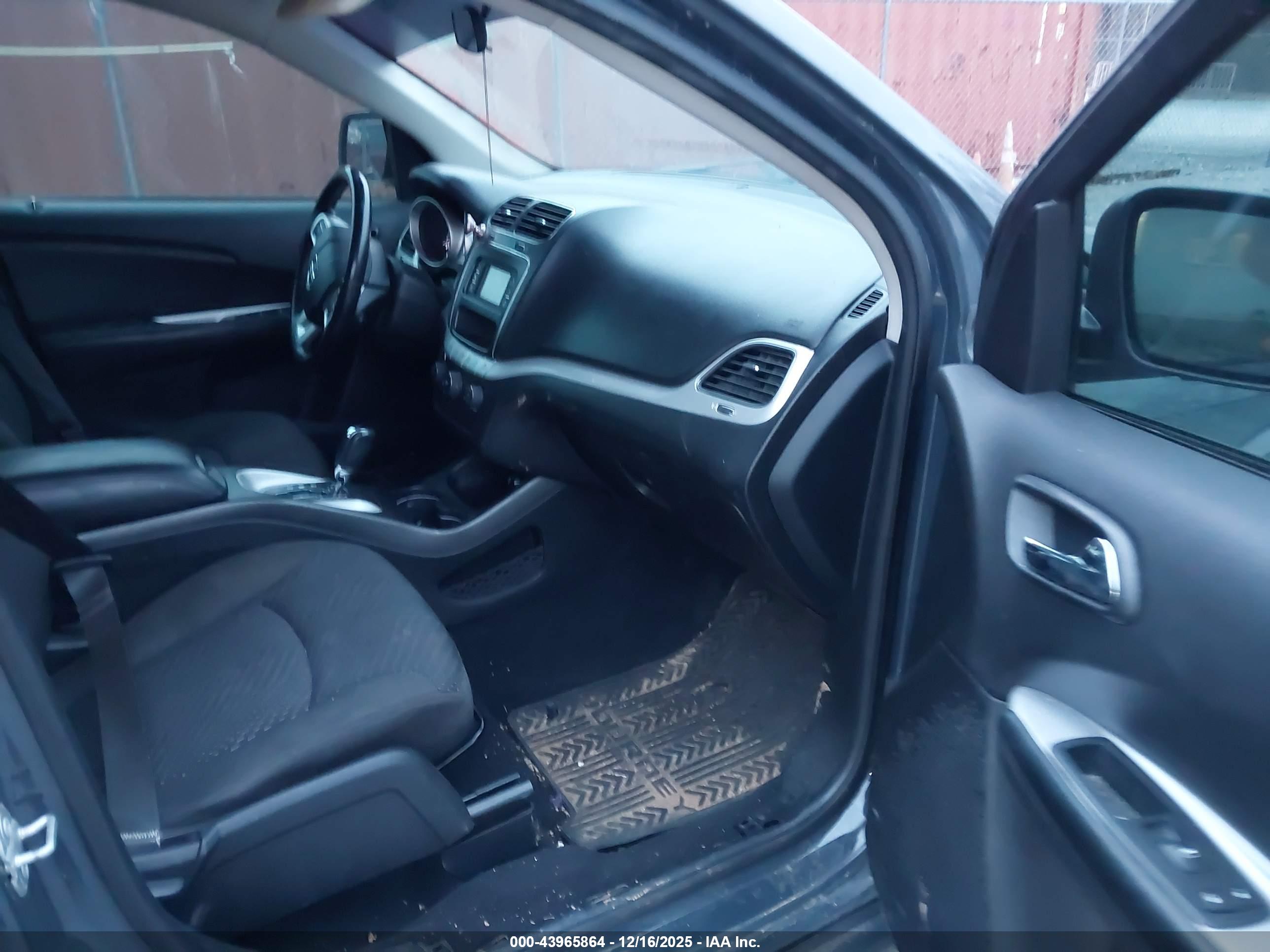 DODGE JOURNEY image 5