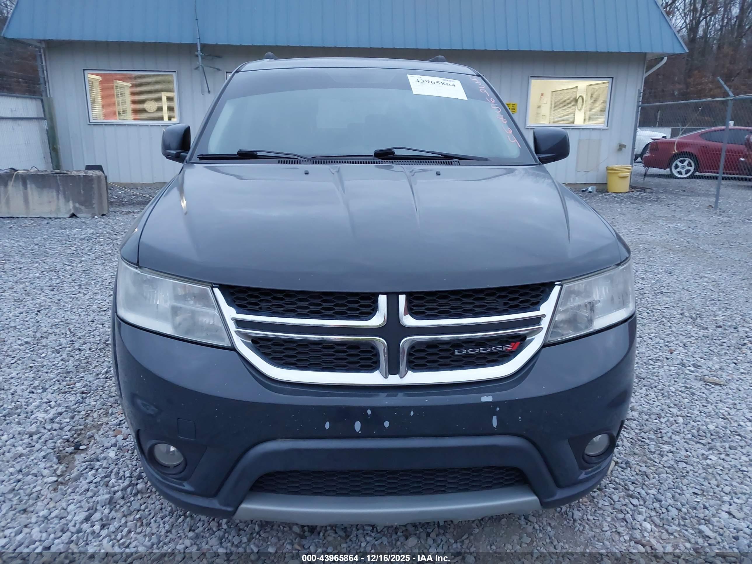 DODGE JOURNEY image 6