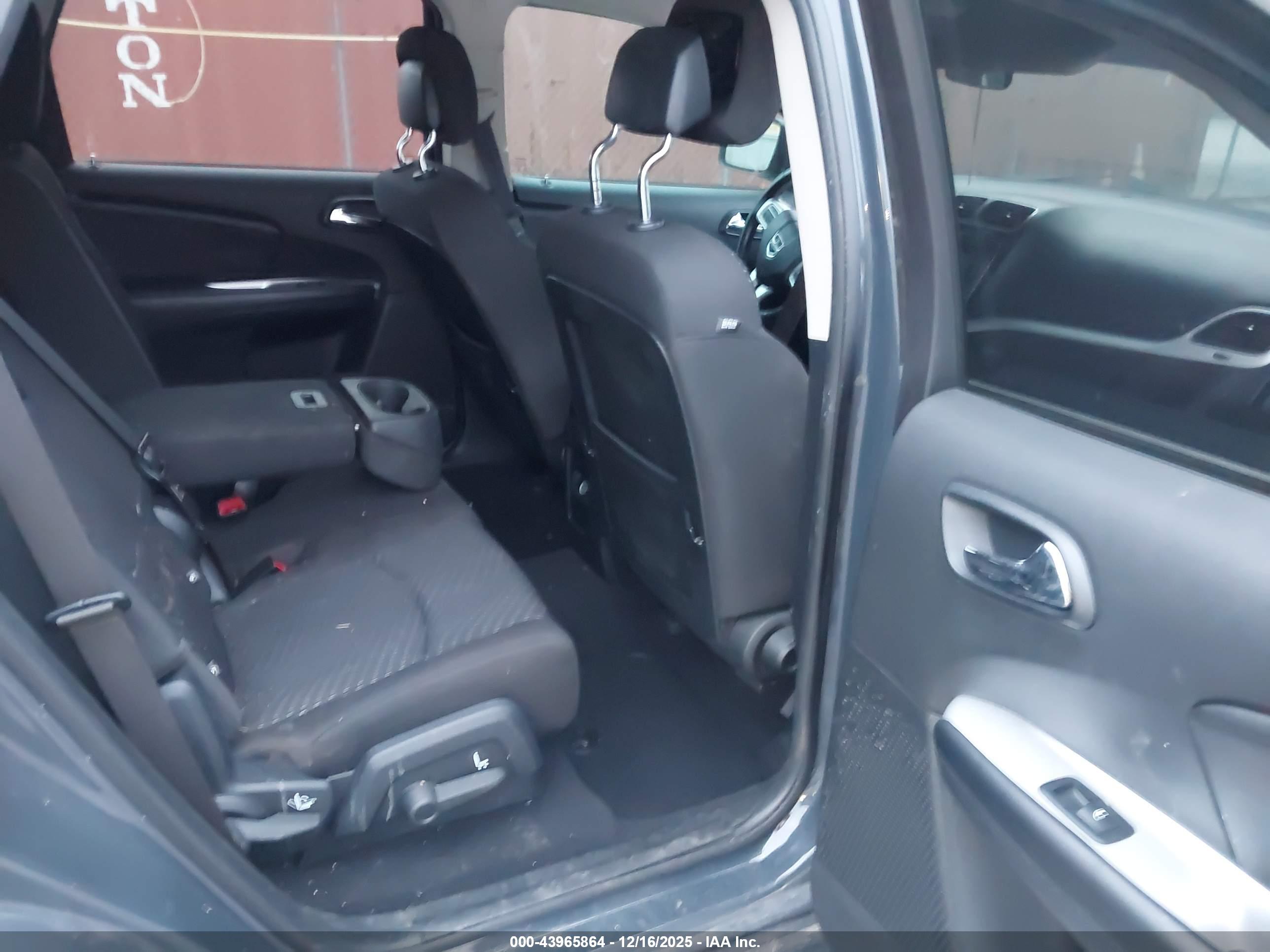 DODGE JOURNEY image 8