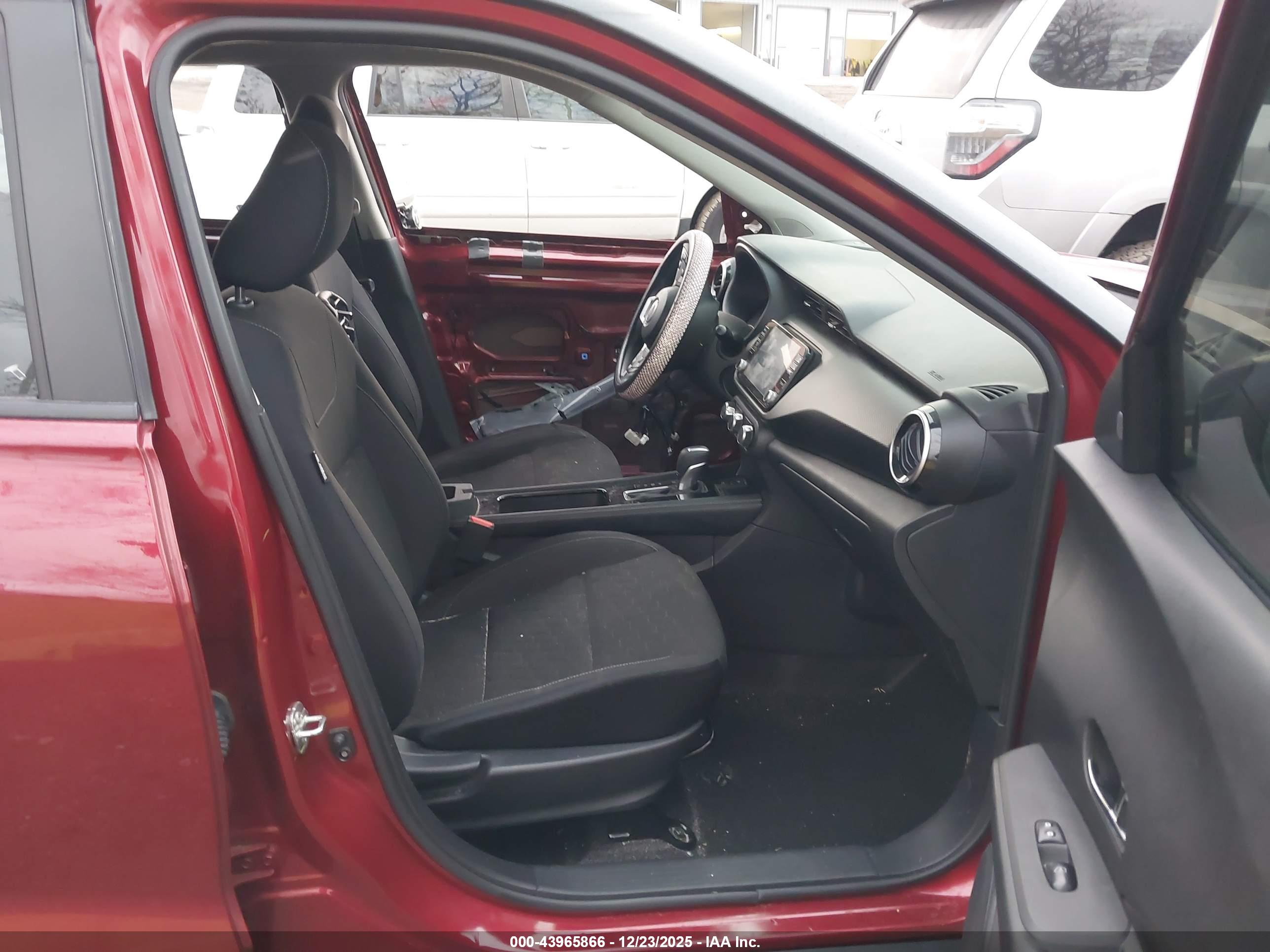 NISSAN KICKS image 5
