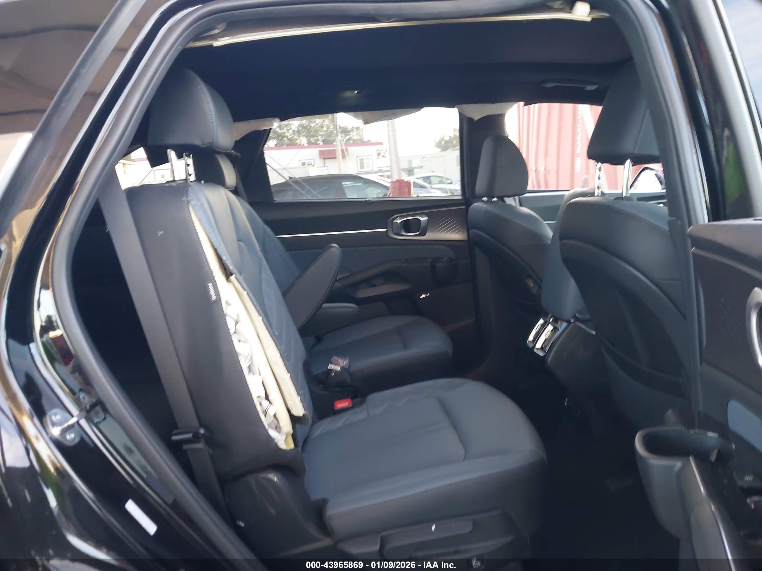 KIA SORENTO image 8