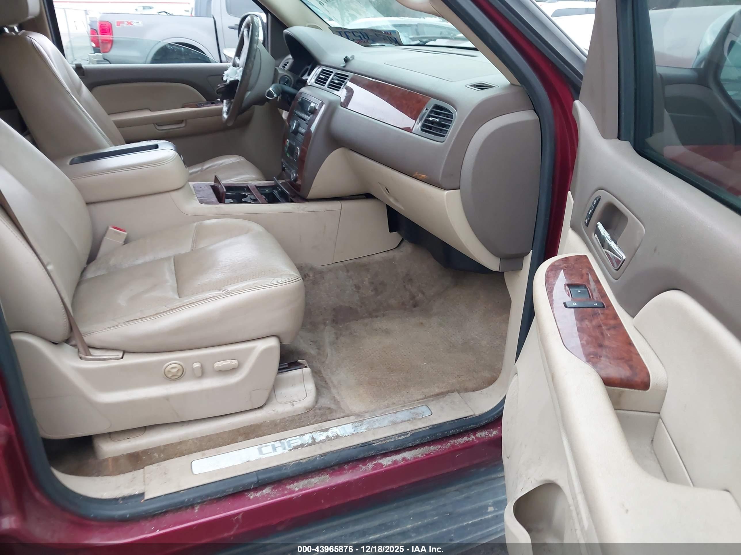CHEVROLET TAHOE image 5