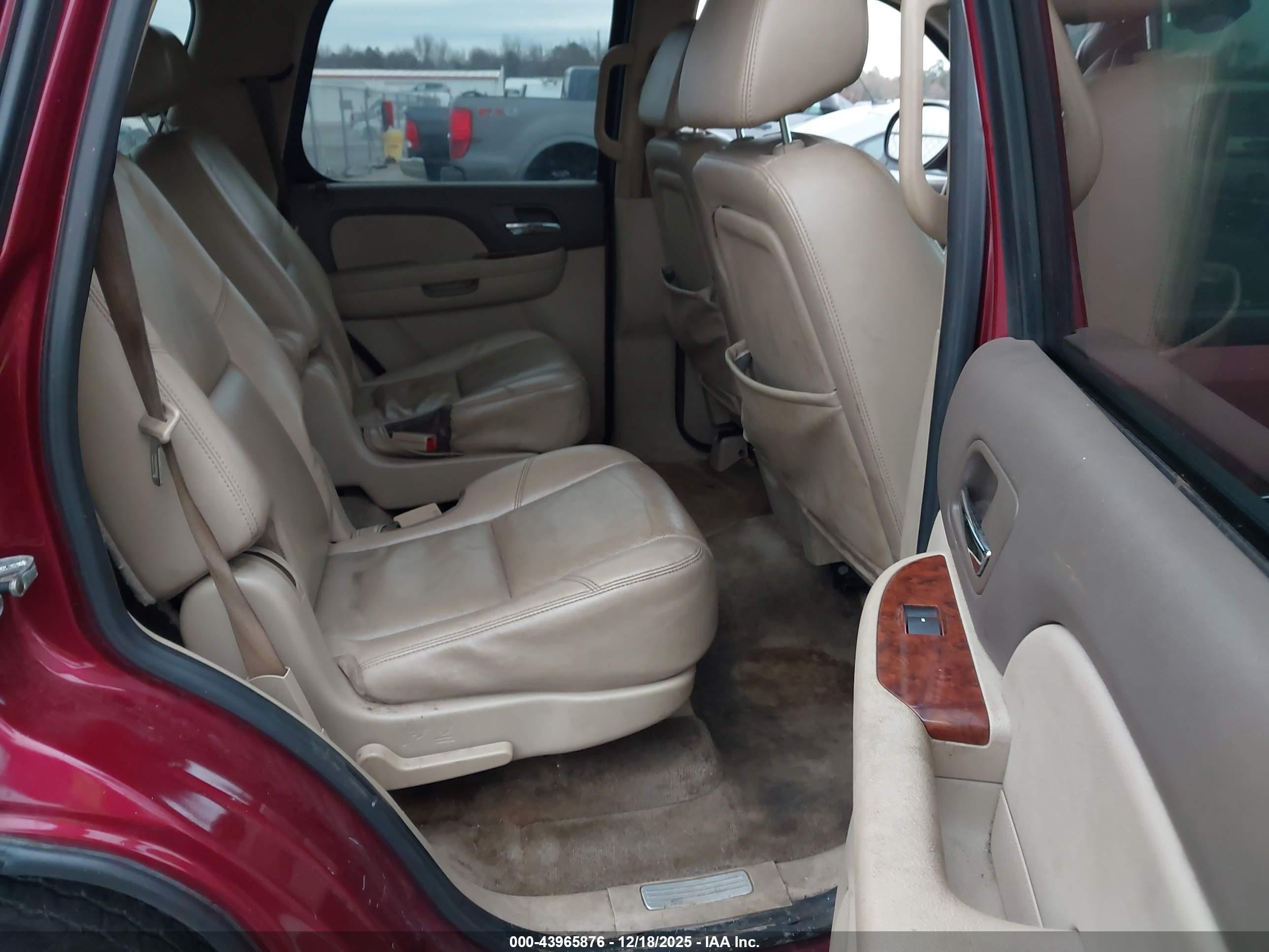 CHEVROLET TAHOE image 8
