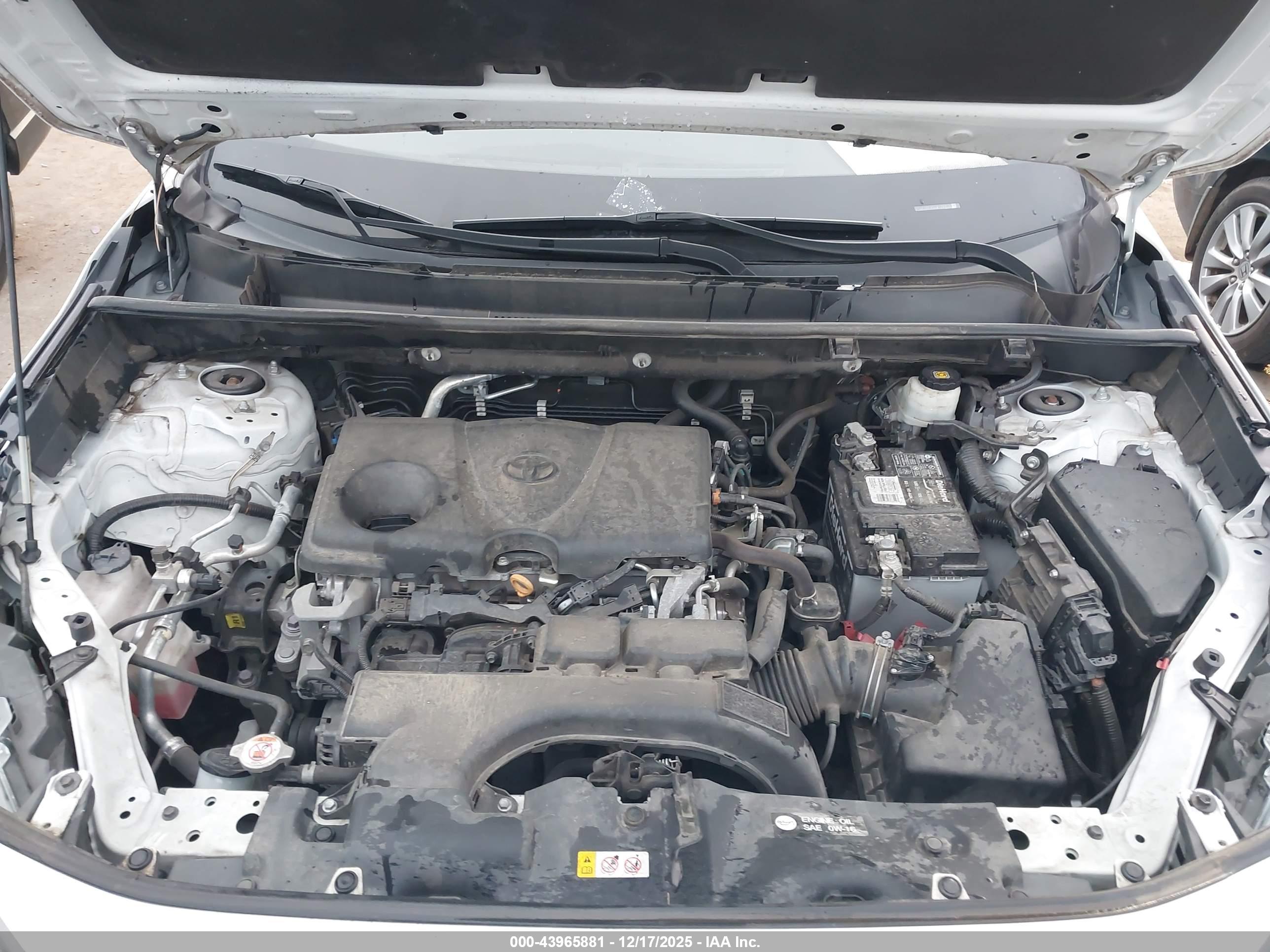 TOYOTA RAV4 image 10