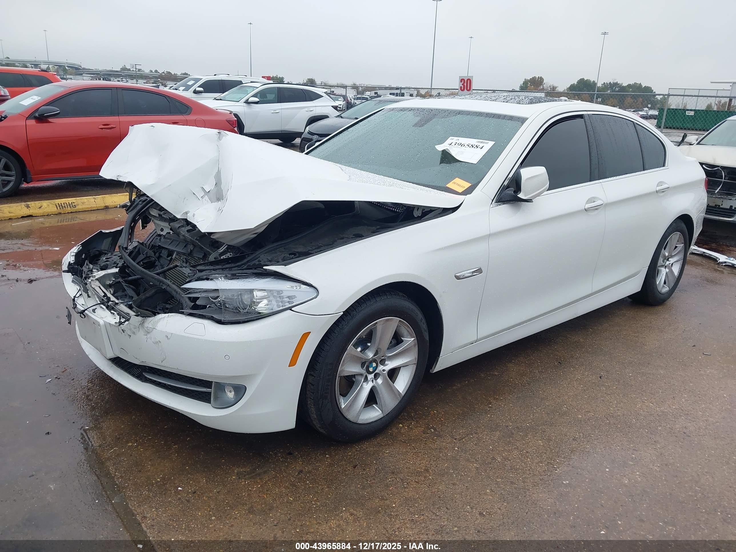 BMW 528I image 2