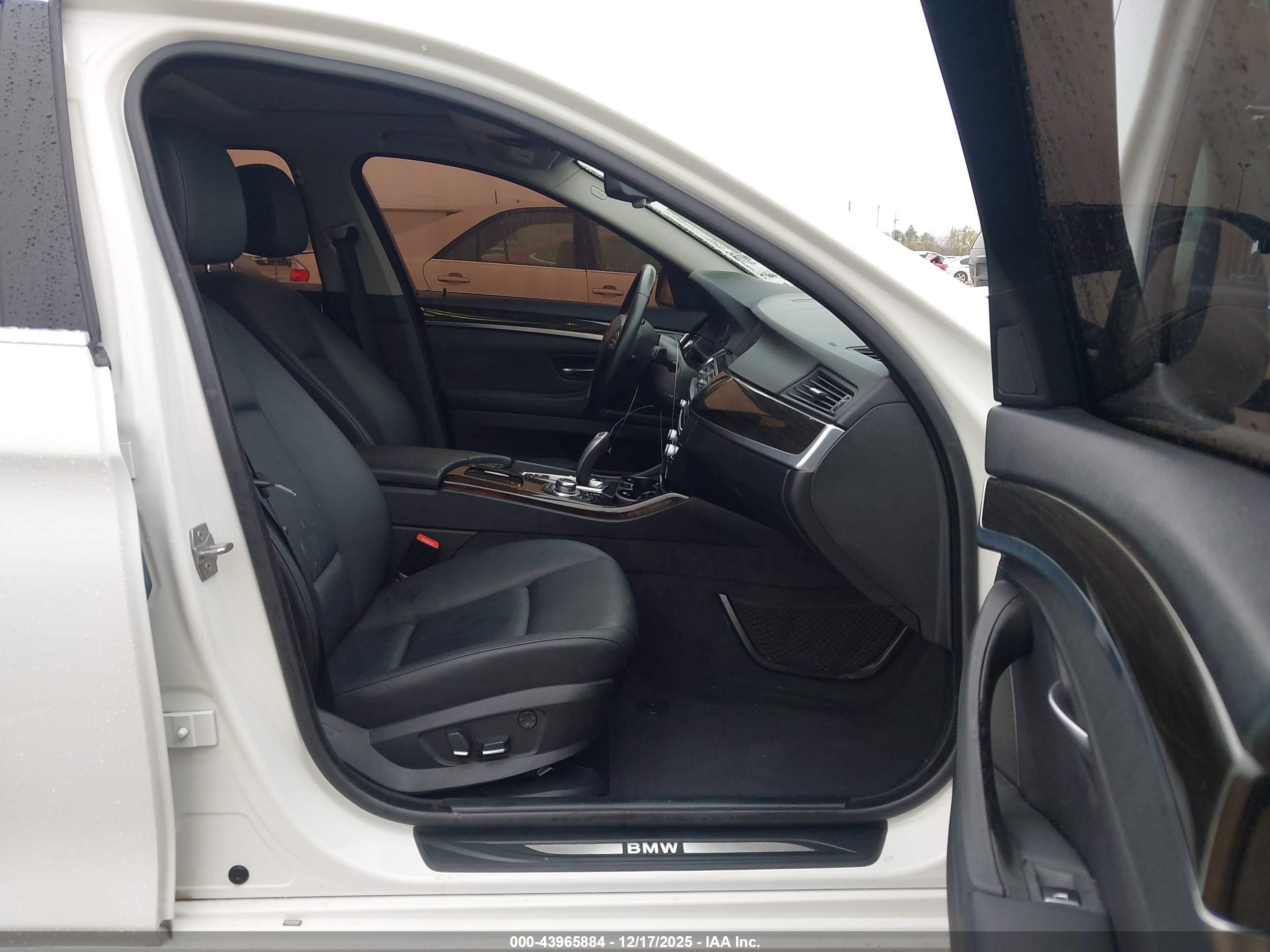 BMW 528I image 5