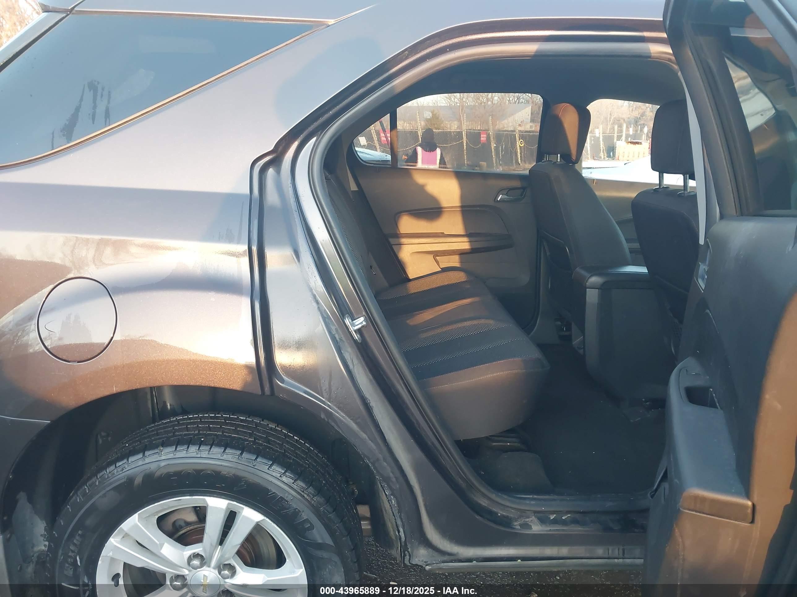CHEVROLET EQUINOX image 8
