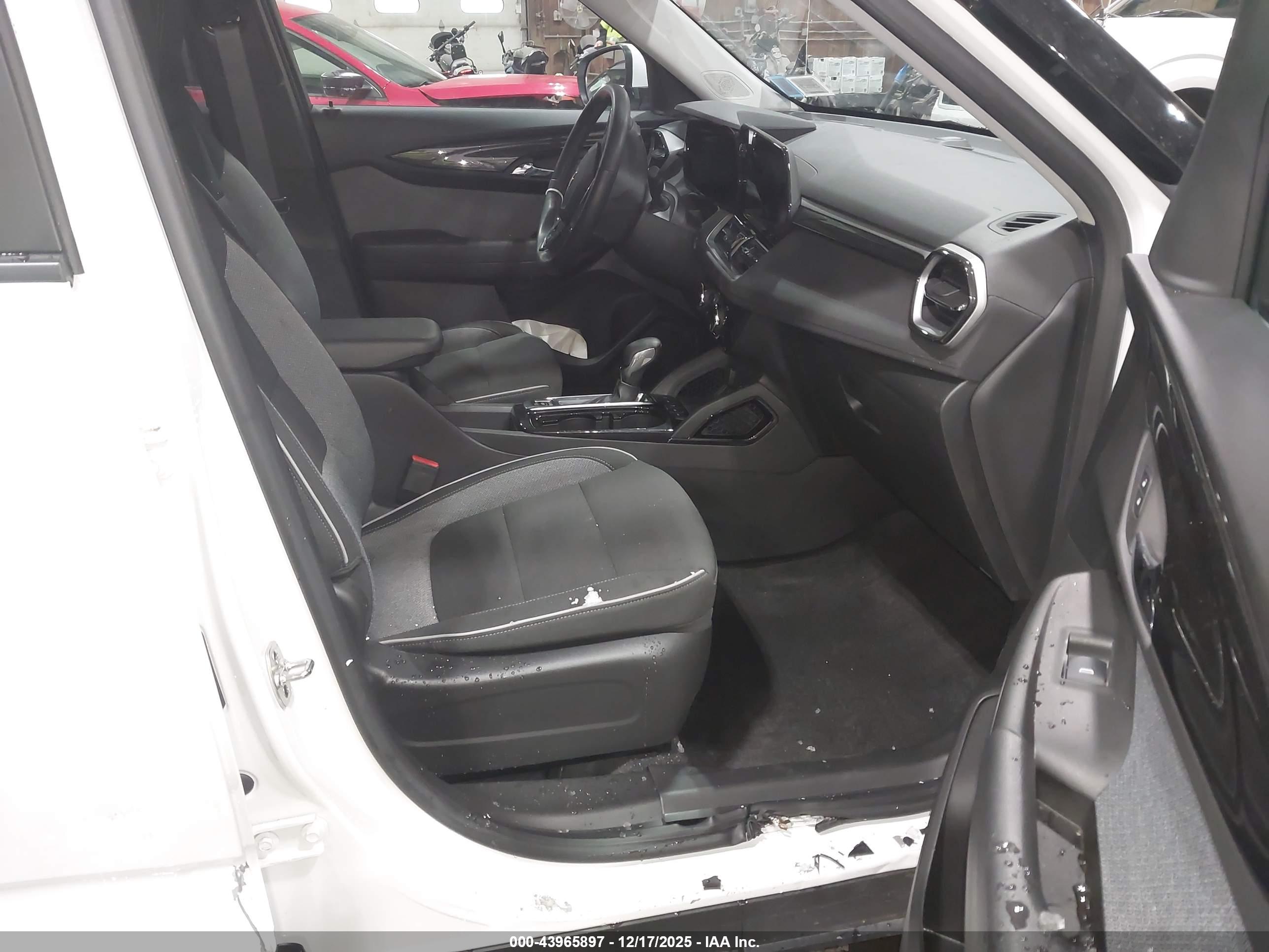 CHEVROLET TRAILBLAZER image 5