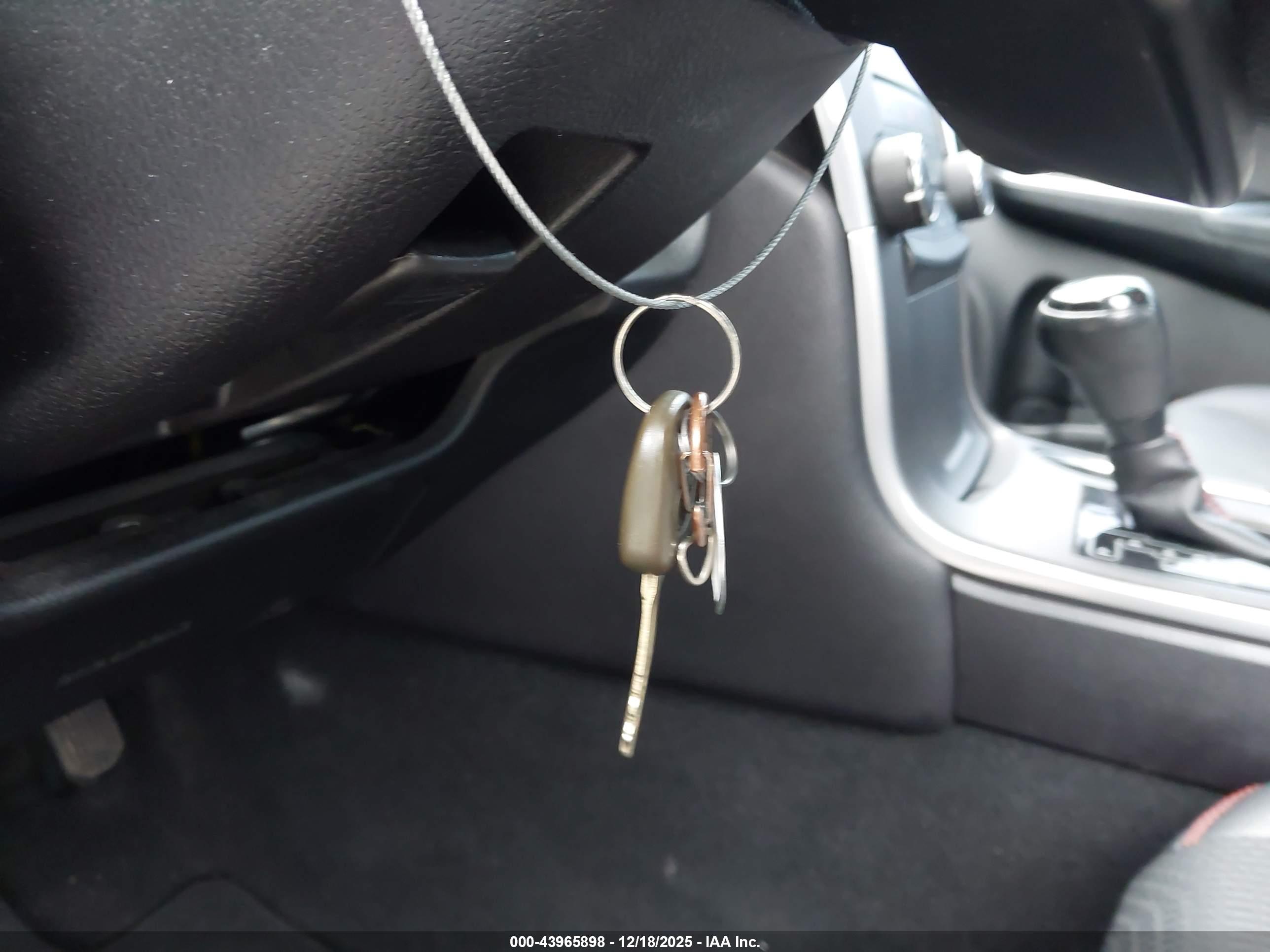 TOYOTA CAMRY image 11