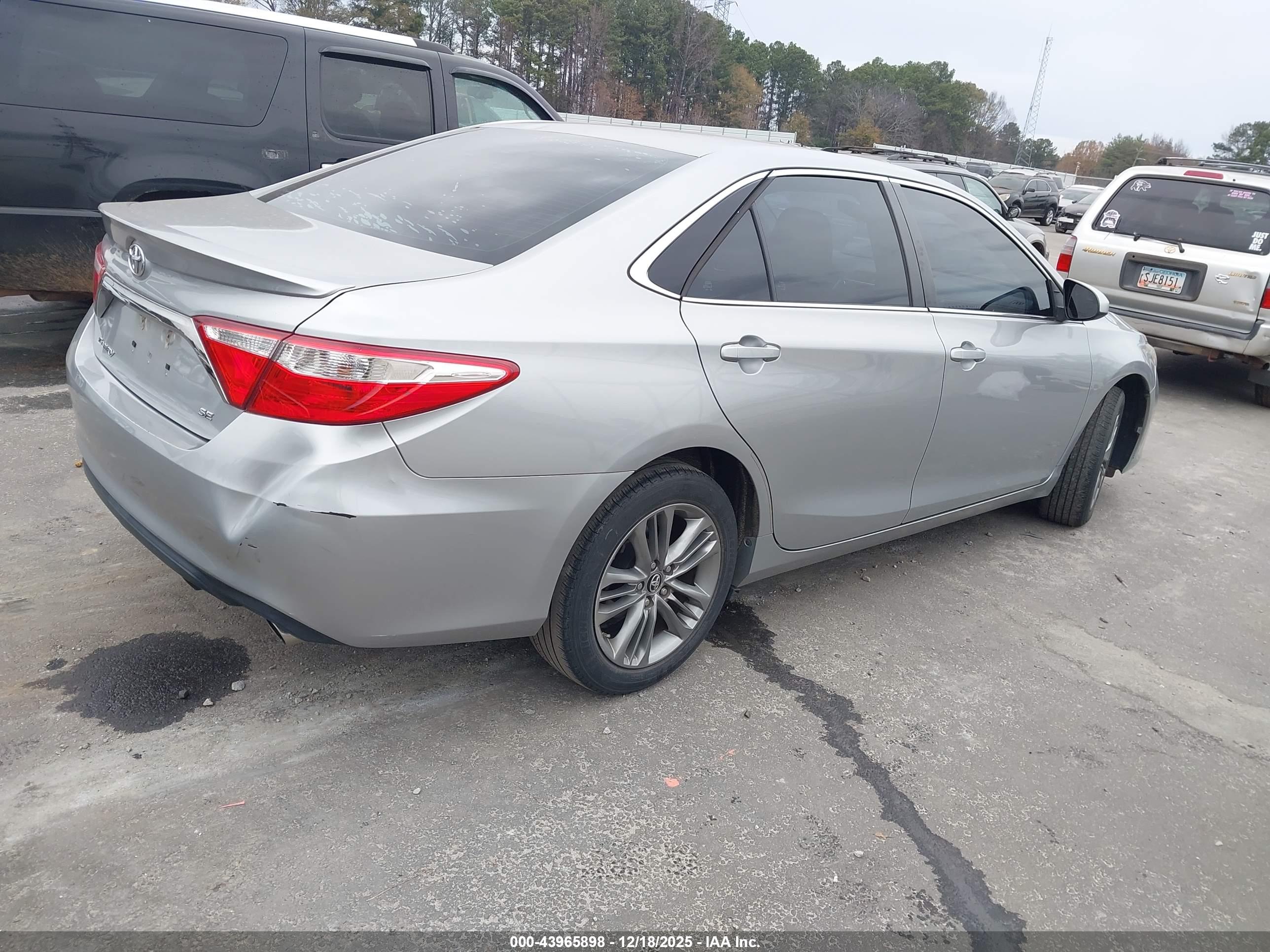 TOYOTA CAMRY image 4