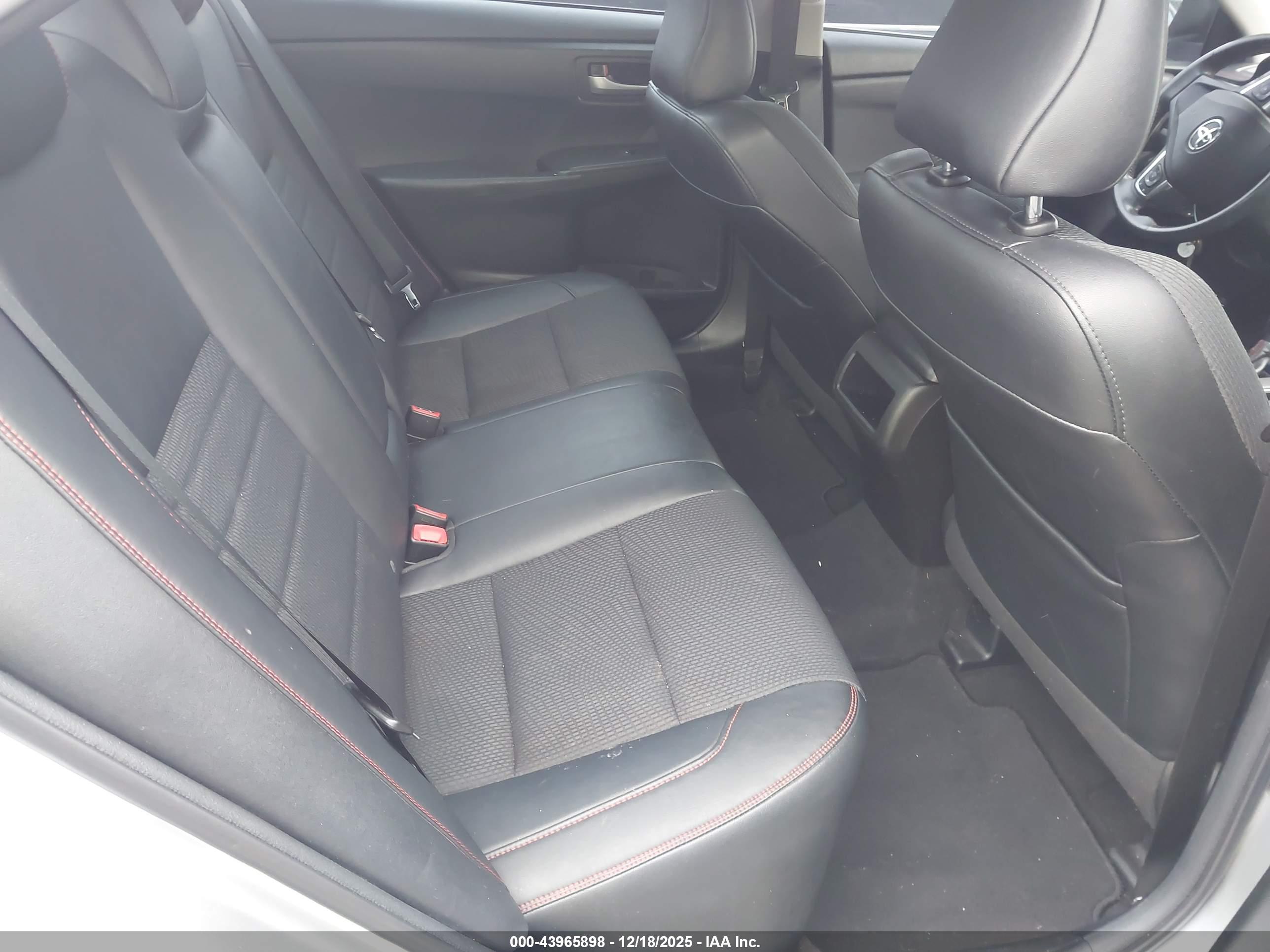 TOYOTA CAMRY image 8