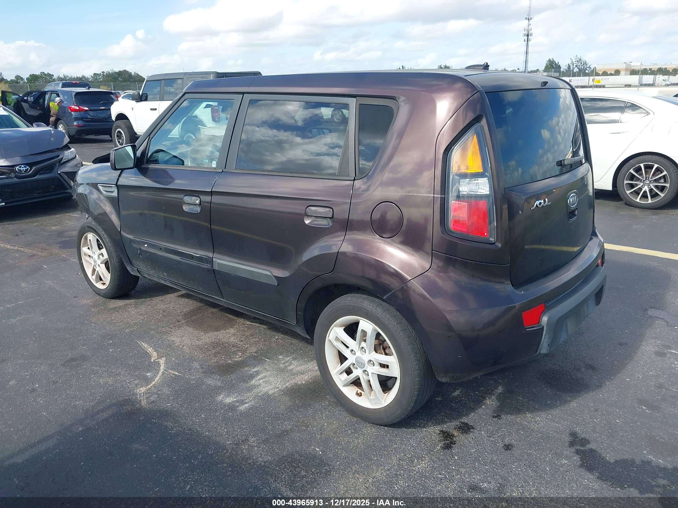 KIA SOUL image 3