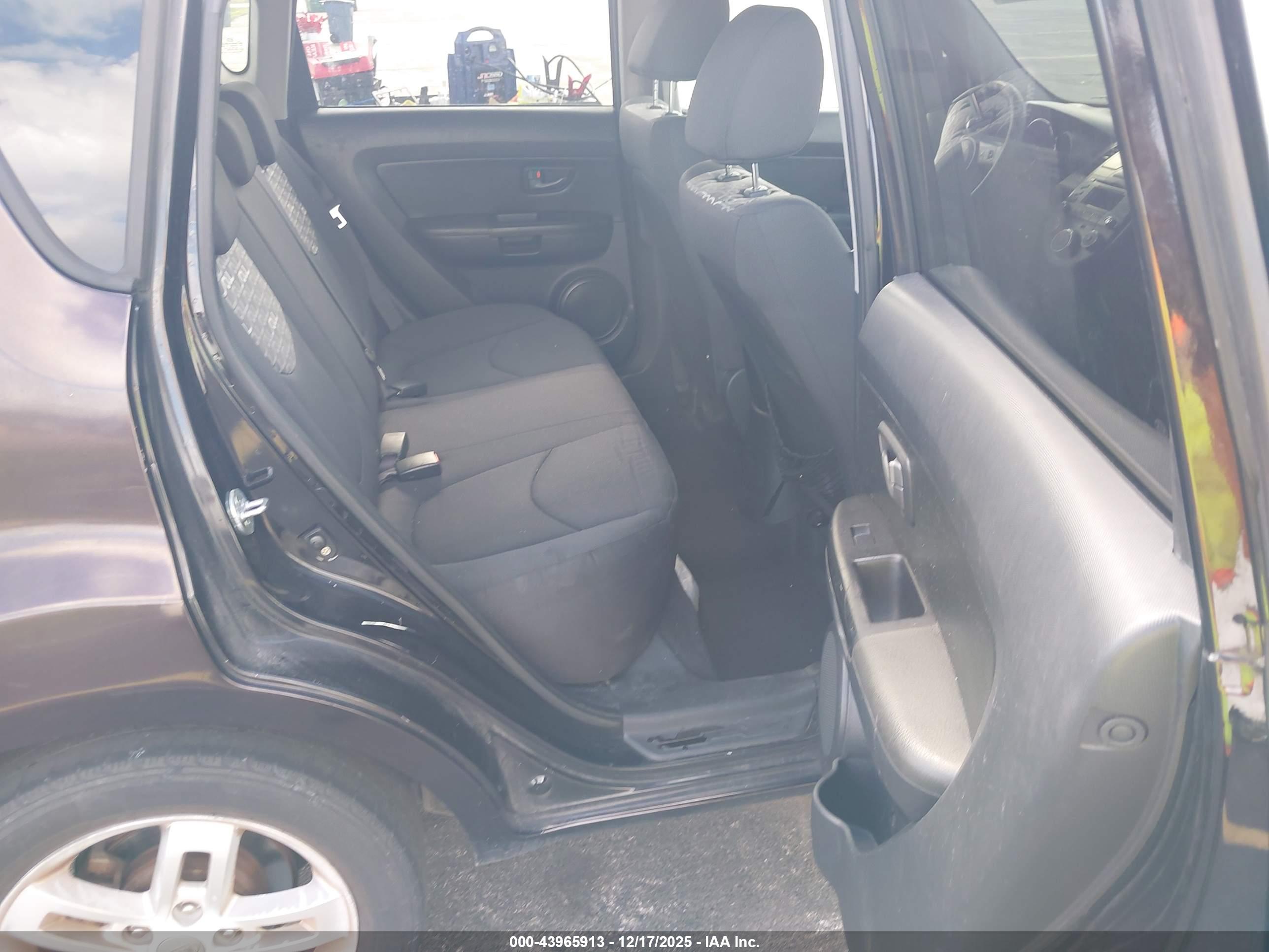 KIA SOUL image 8