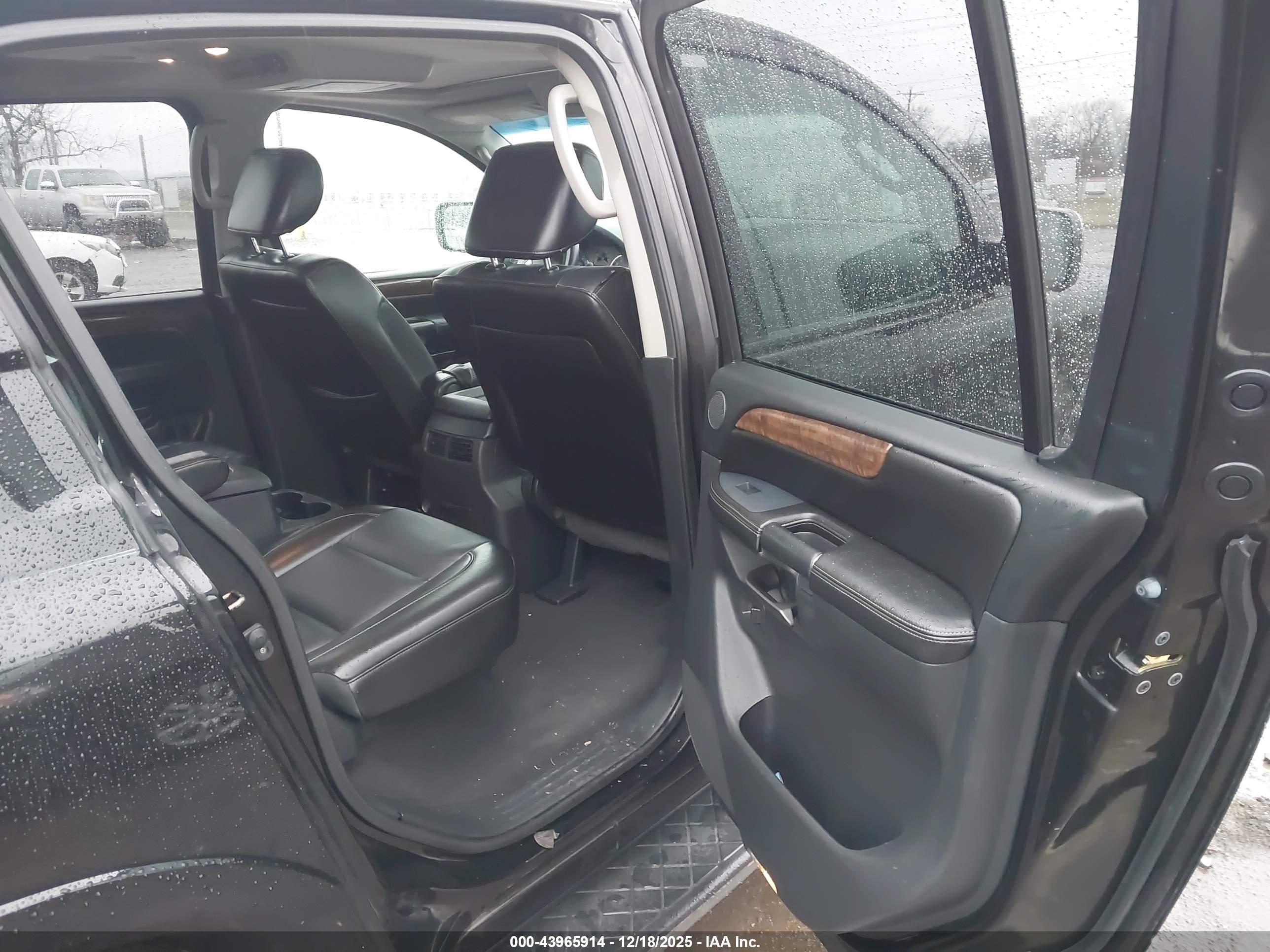 NISSAN ARMADA image 8