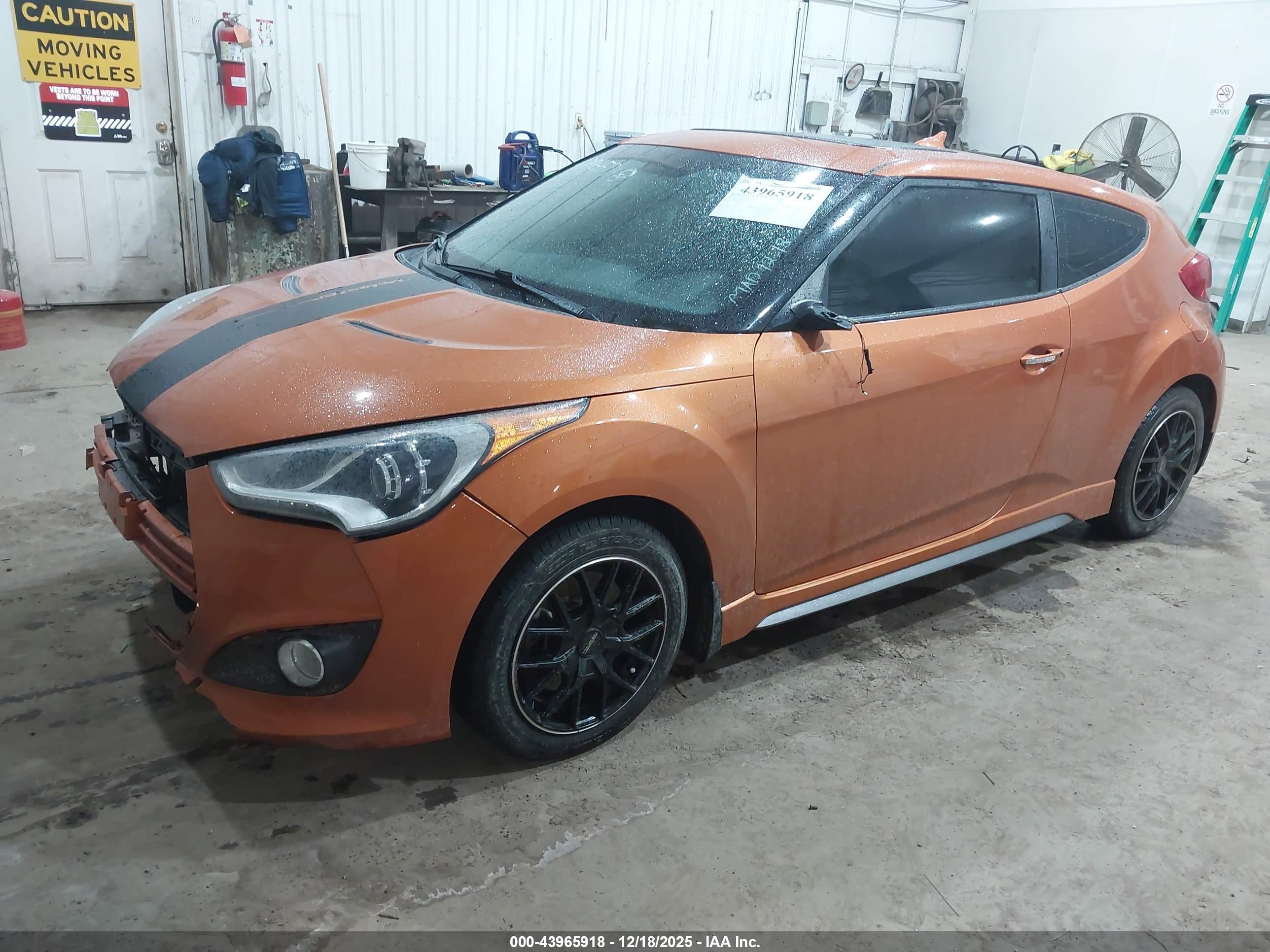 HYUNDAI VELOSTER image 2