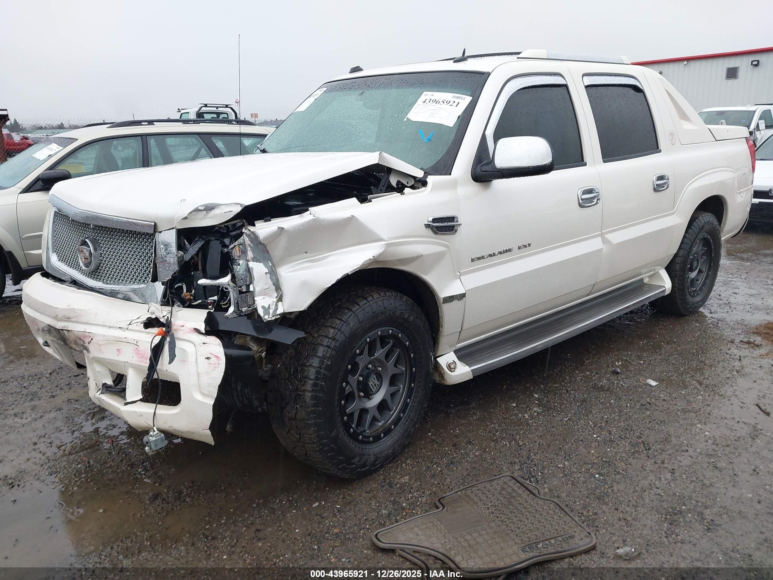 CADILLAC ESCALADE image 2