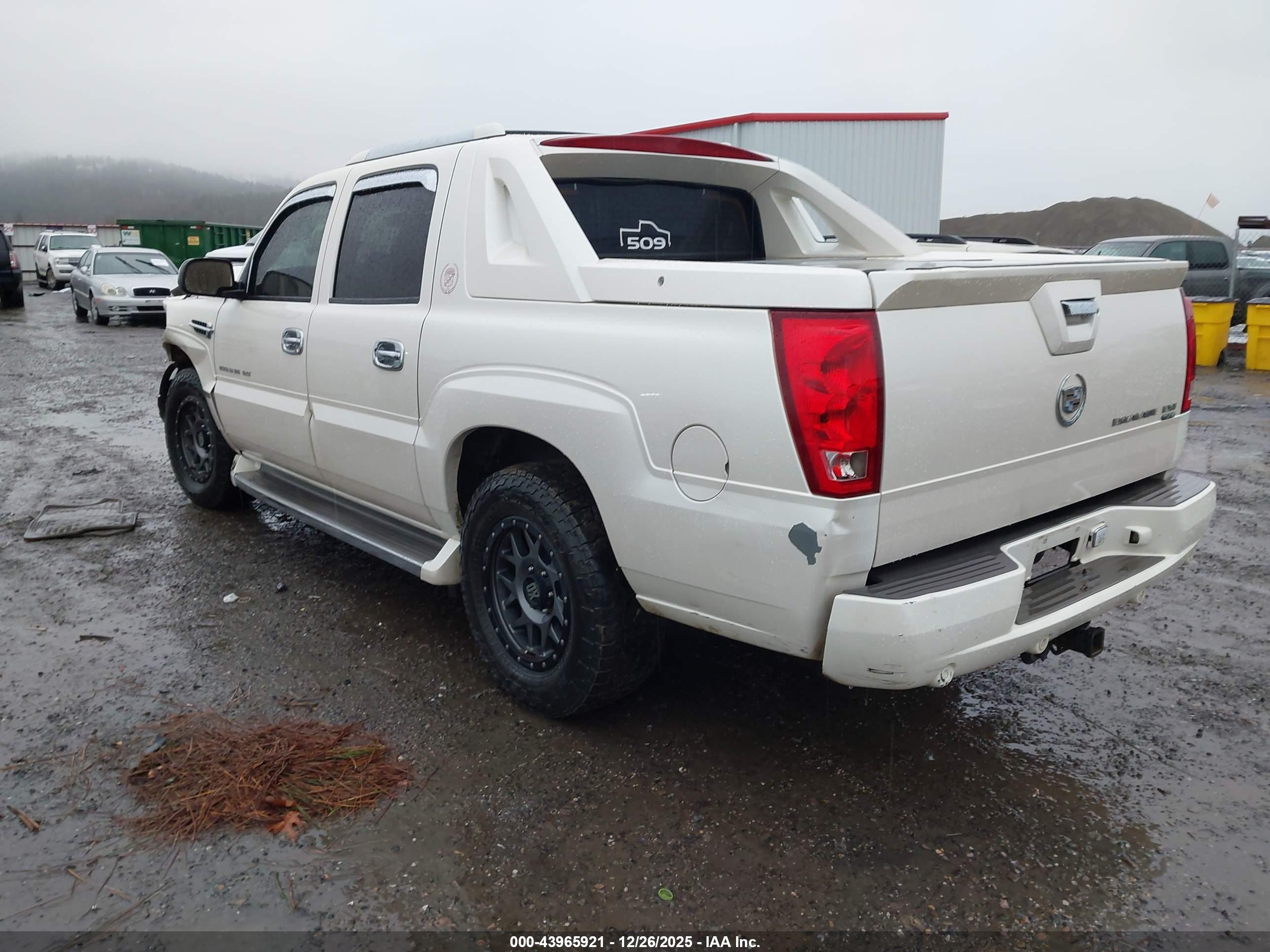 CADILLAC ESCALADE image 3