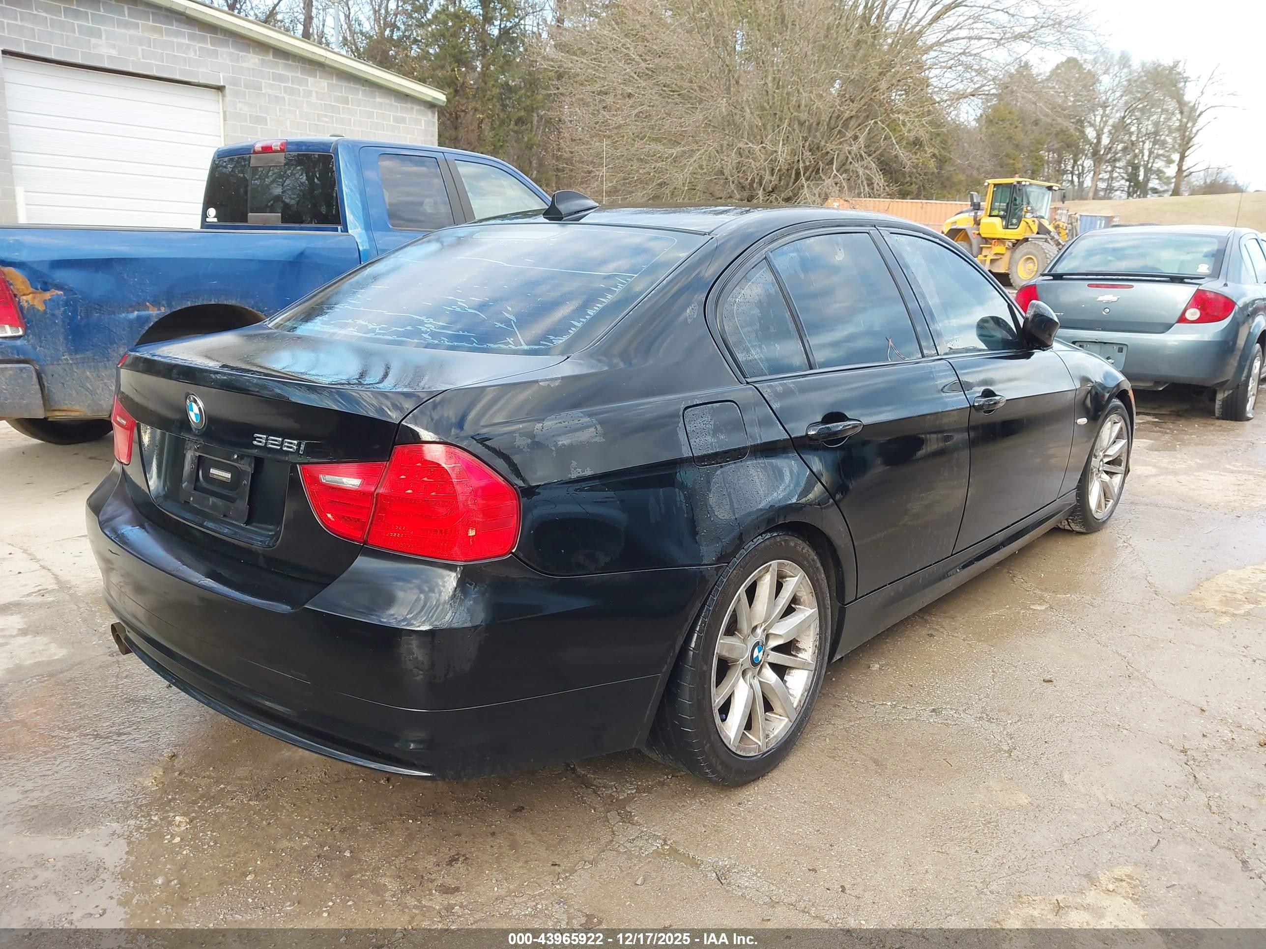 BMW 328I image 4