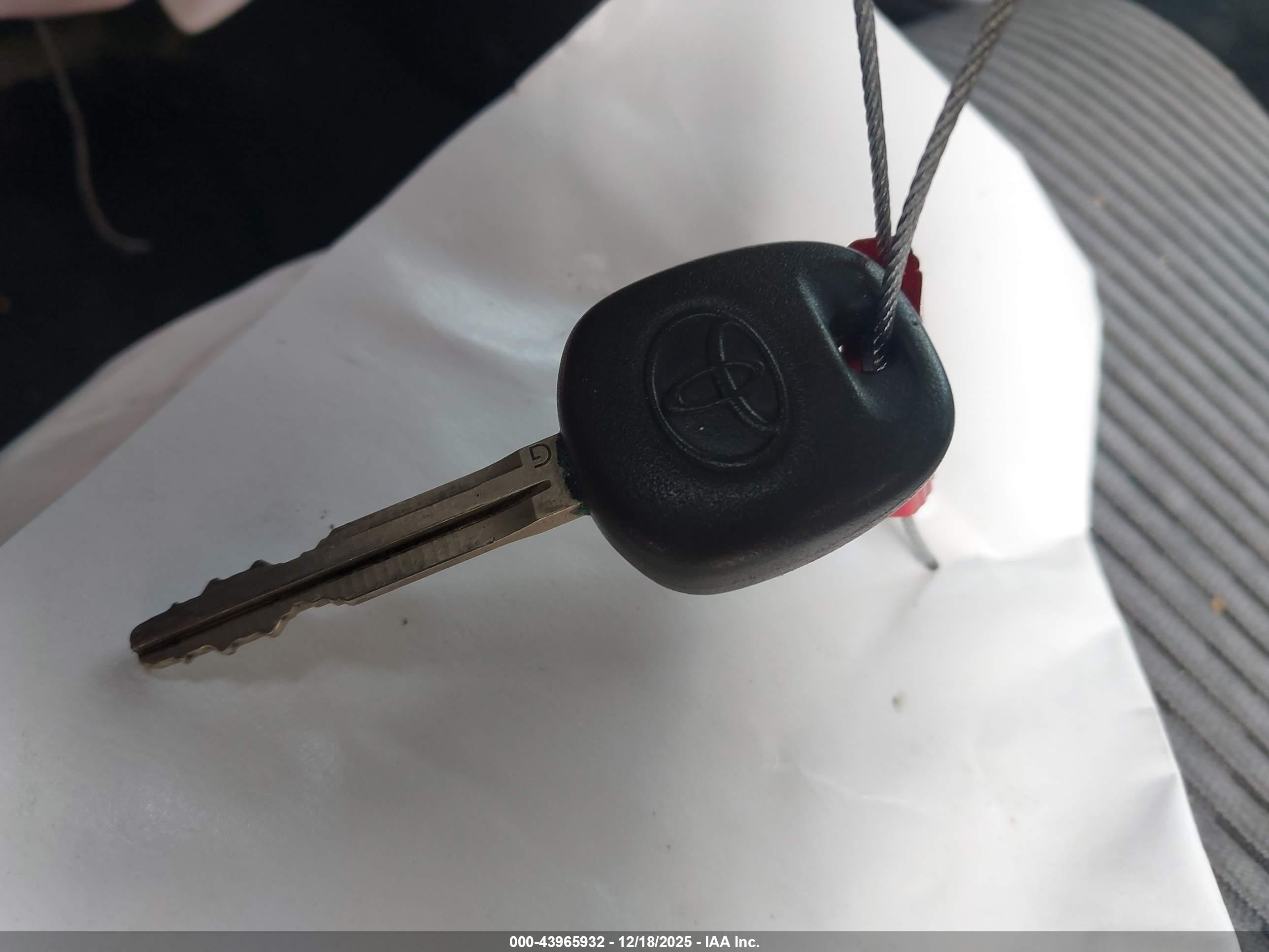 TOYOTA 4RUNNER image 11