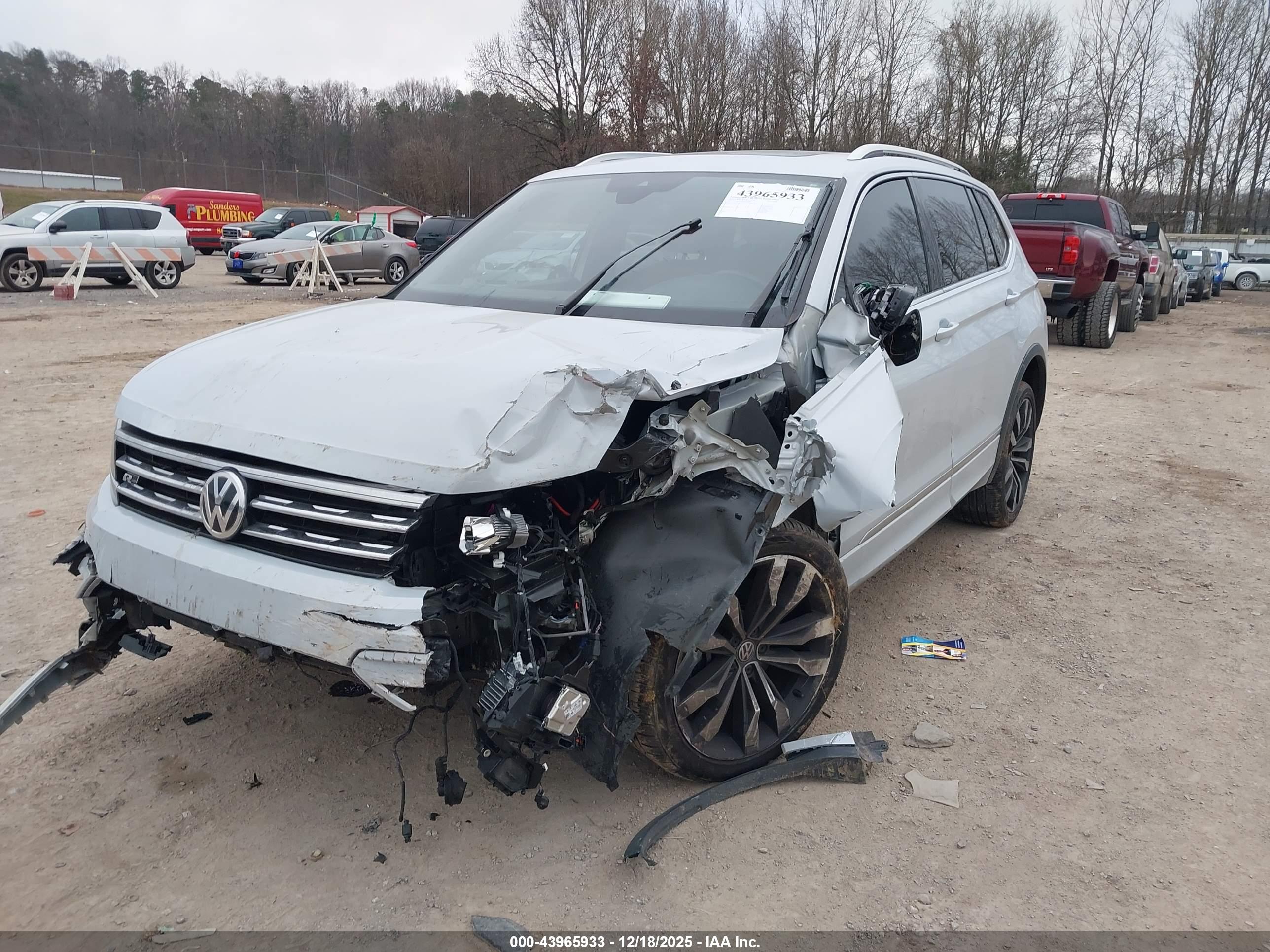 VOLKSWAGEN TIGUAN image 6