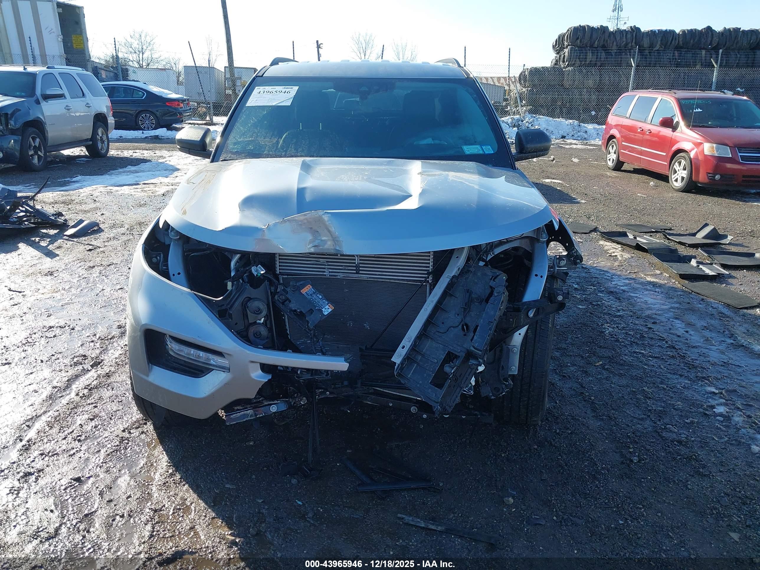 FORD EXPLORER image 6