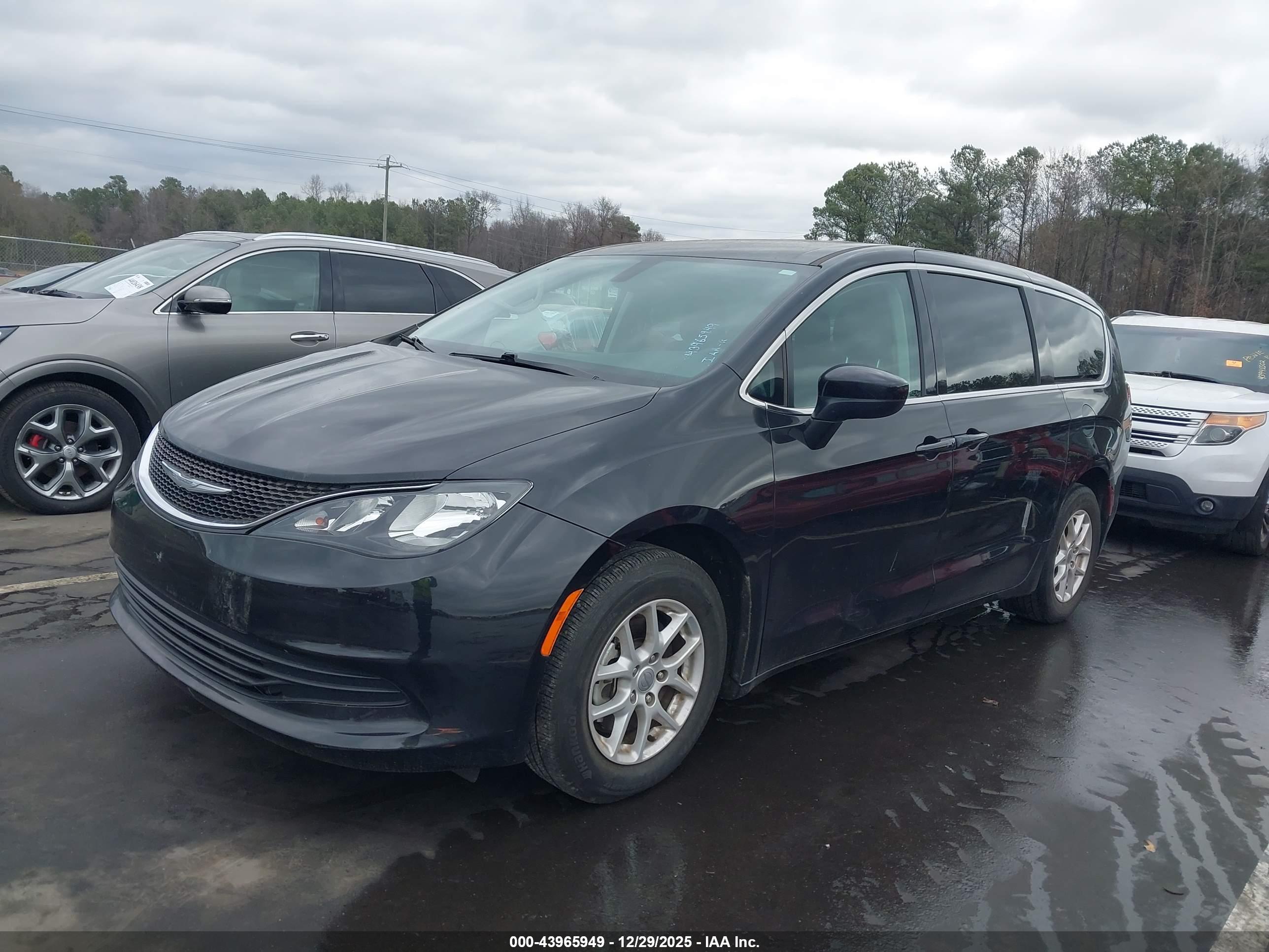 CHRYSLER PACIFICA image 2